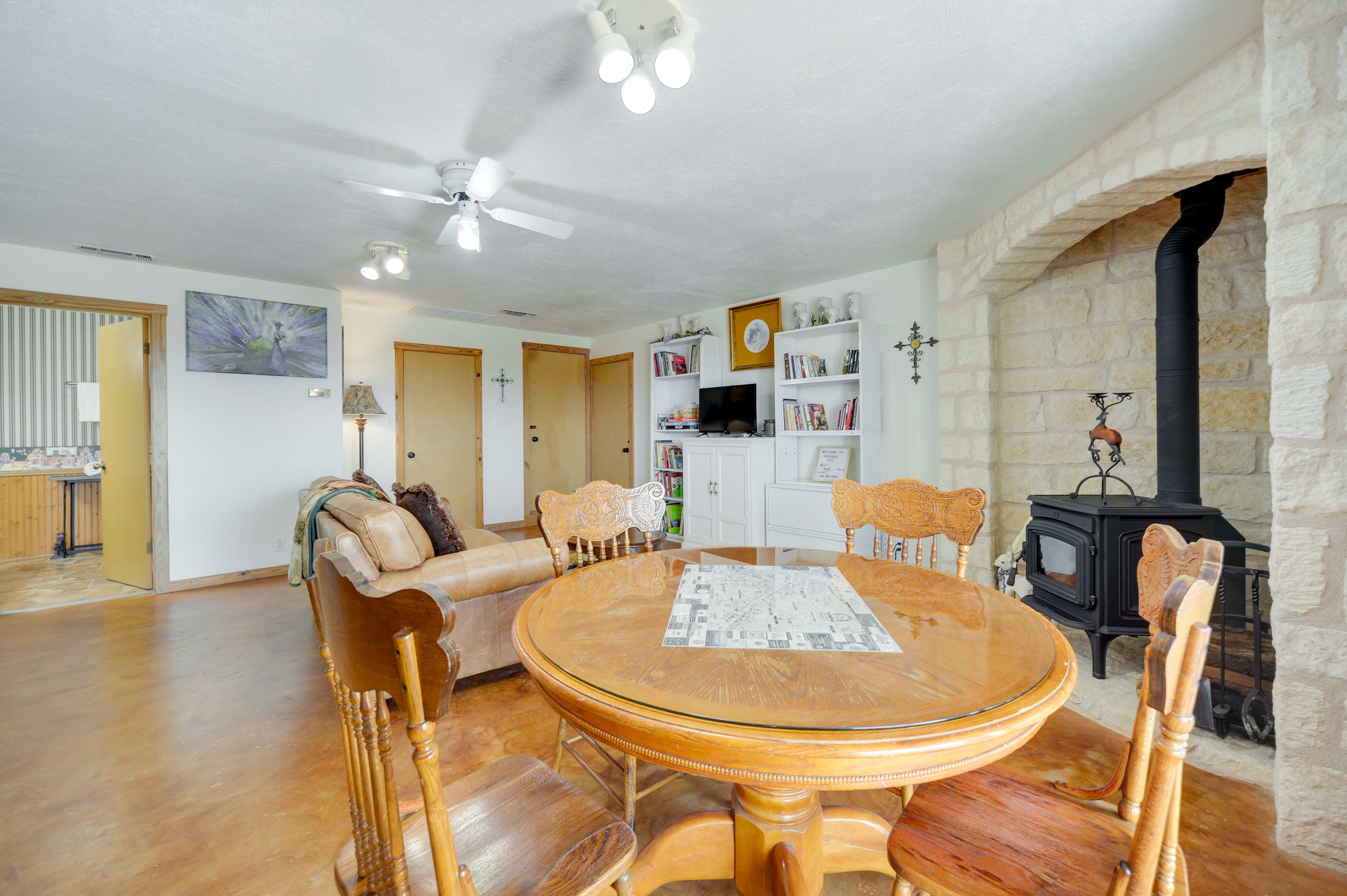 Dining Area | Dining Table | Dishware/Flatware