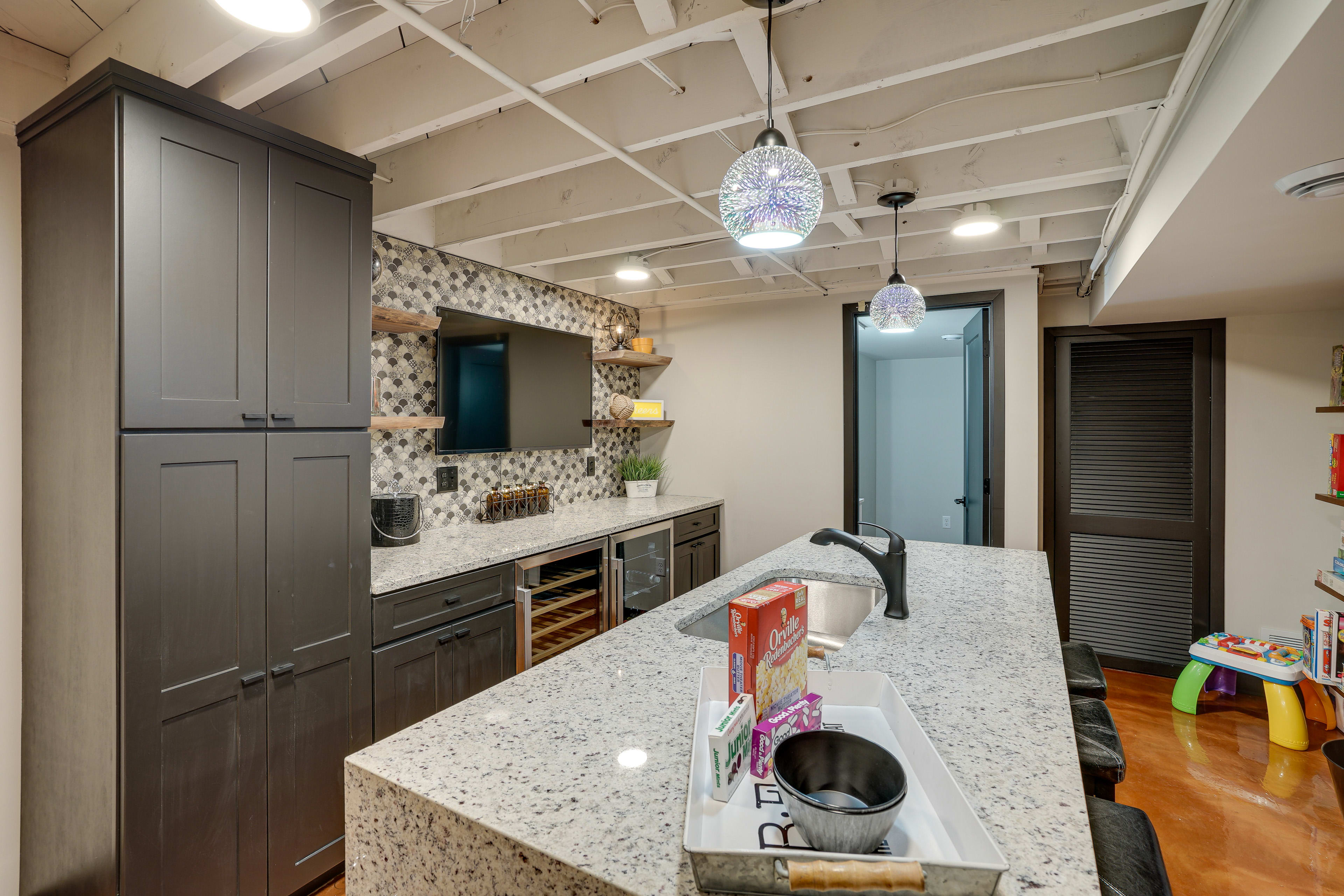 Wet Bar | Basement