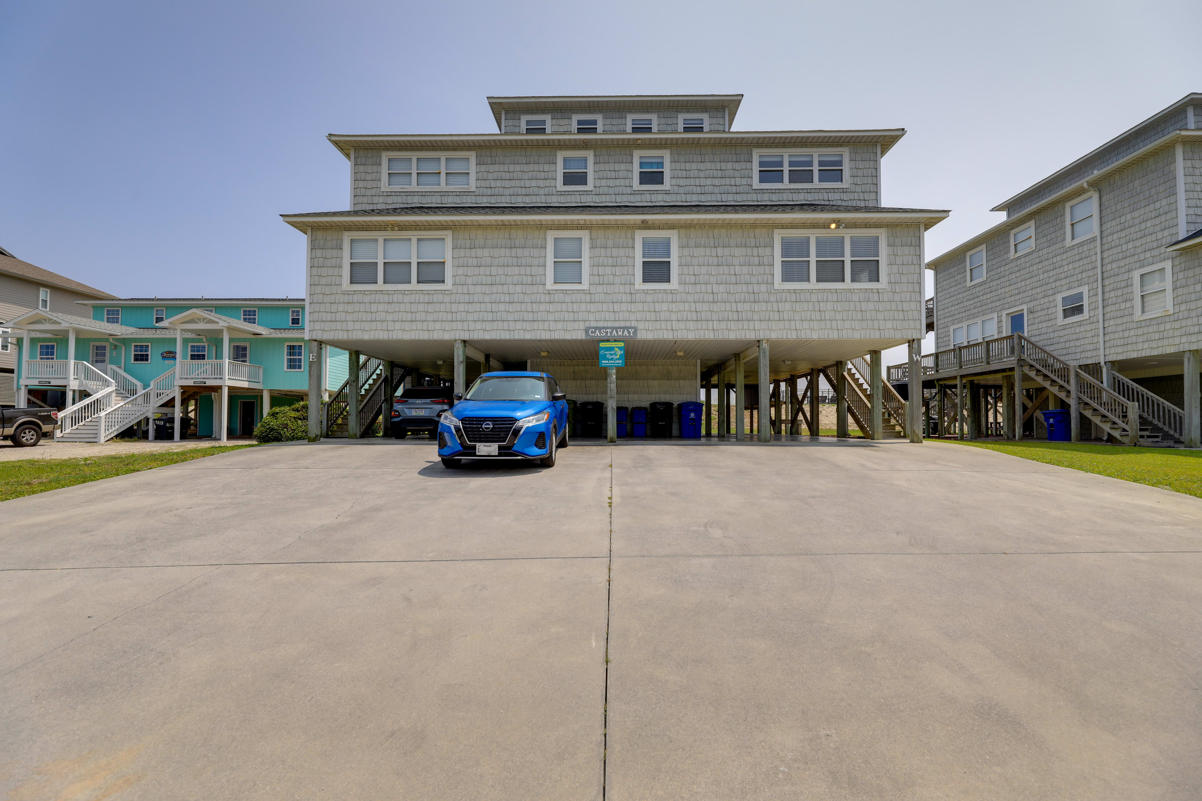 Parking | Carport/Driveway (4 Vehicles)