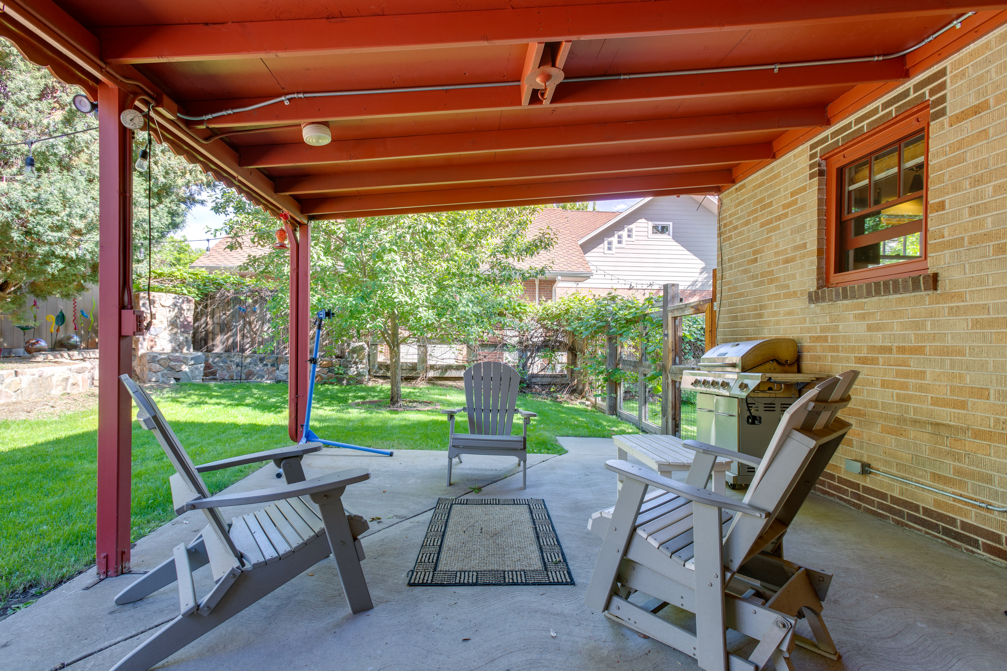 Covered Patio | Gas Grill | Backyard
