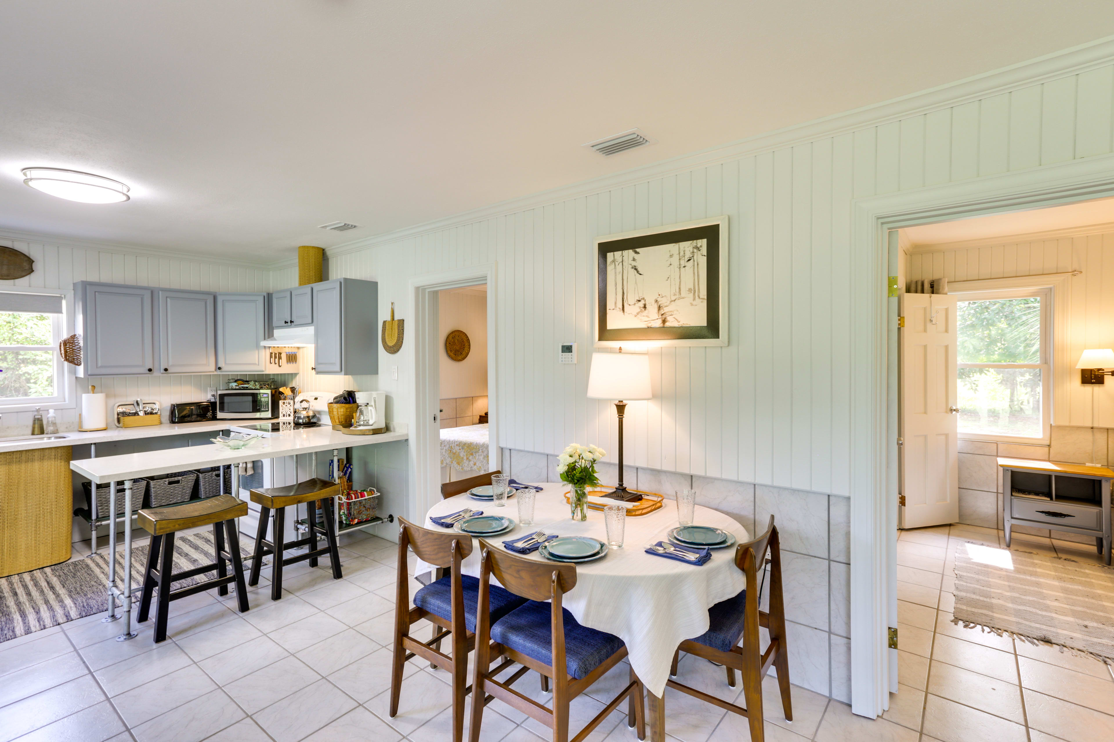 Dining Area | Dining Table | Dishware/Flatware