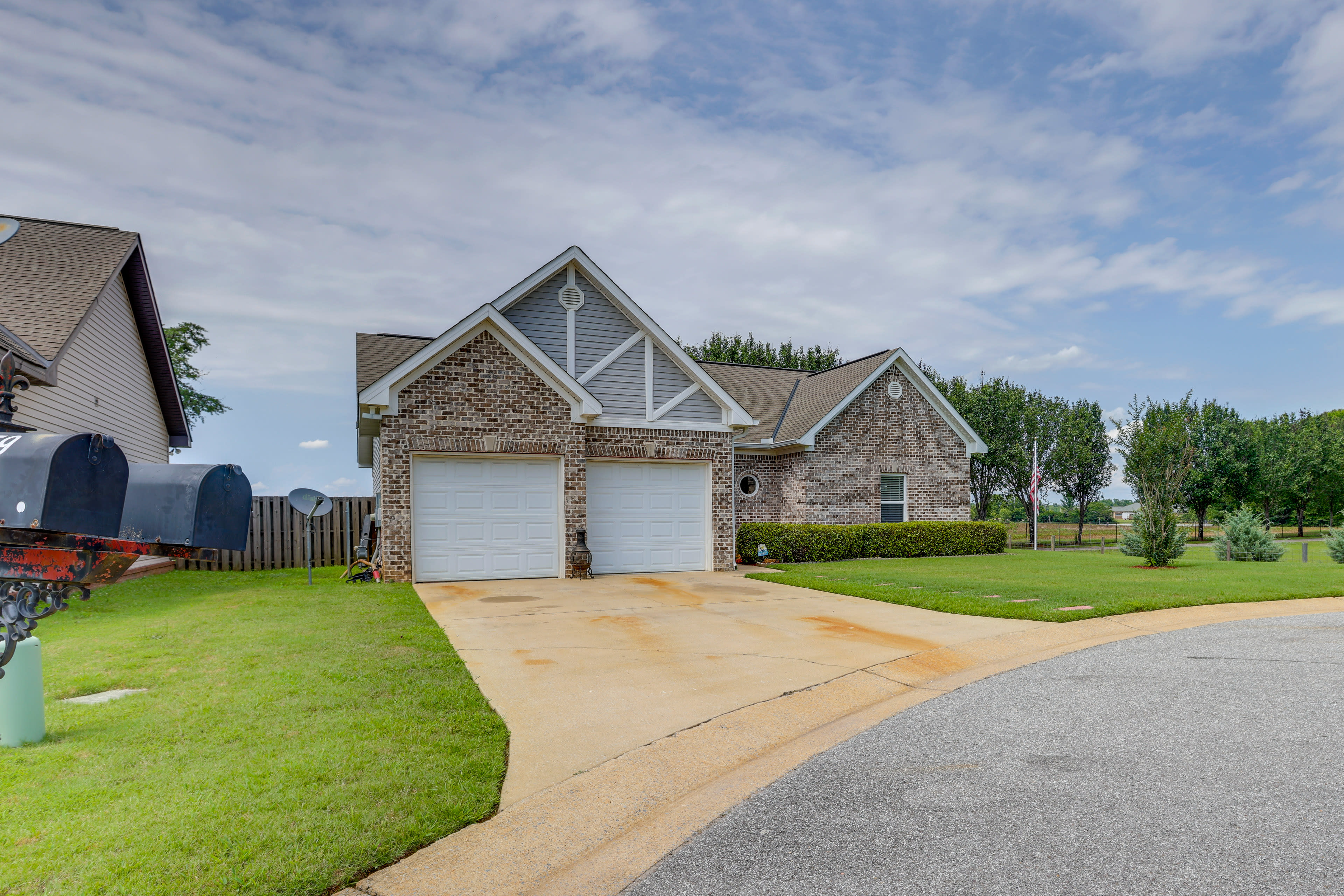 Parking | Driveway (4 Vehicles) |  Free Street Parking (2 Vehicles)