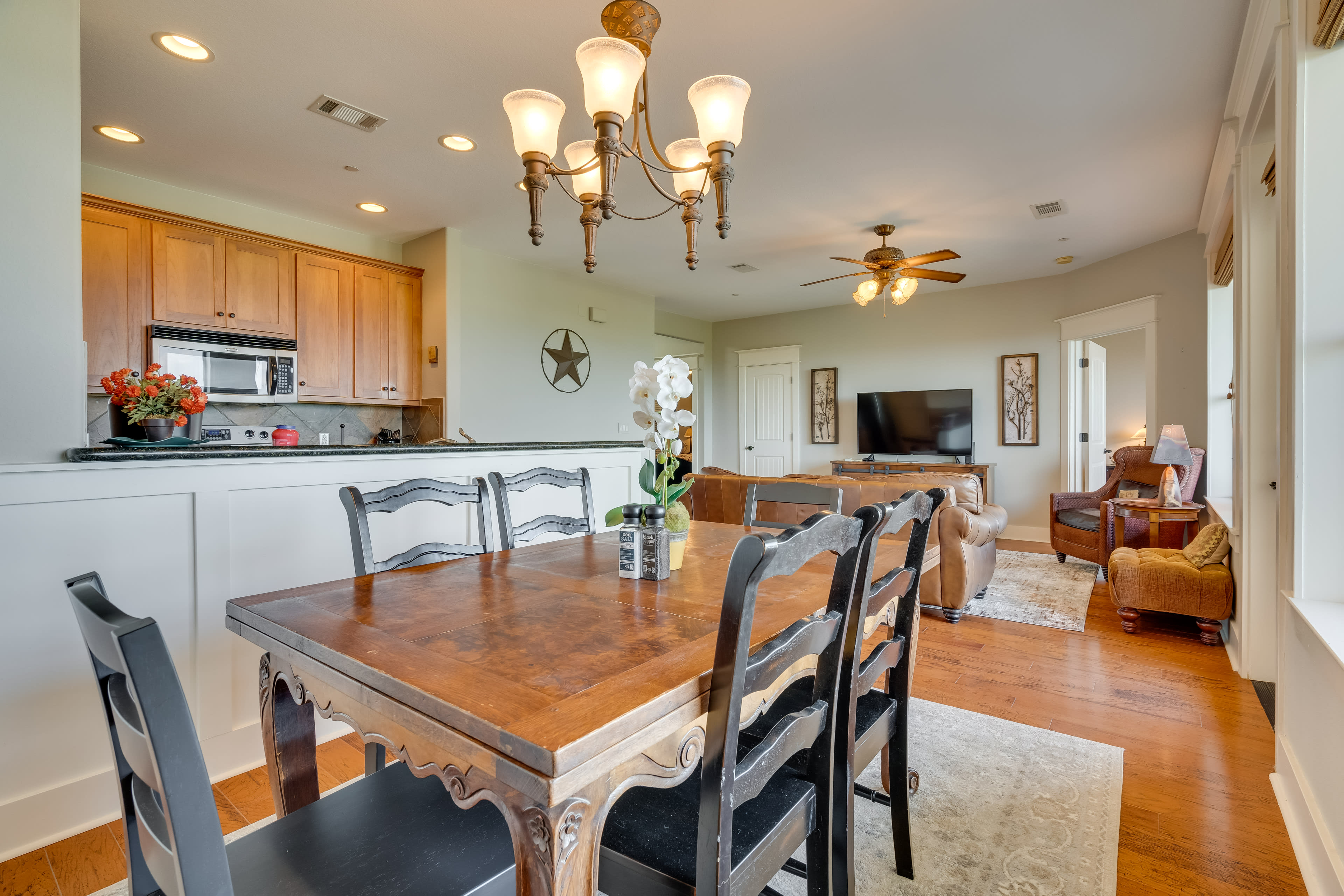 Dining Room | Fully Equipped Kitchen | Dishware & Flatware