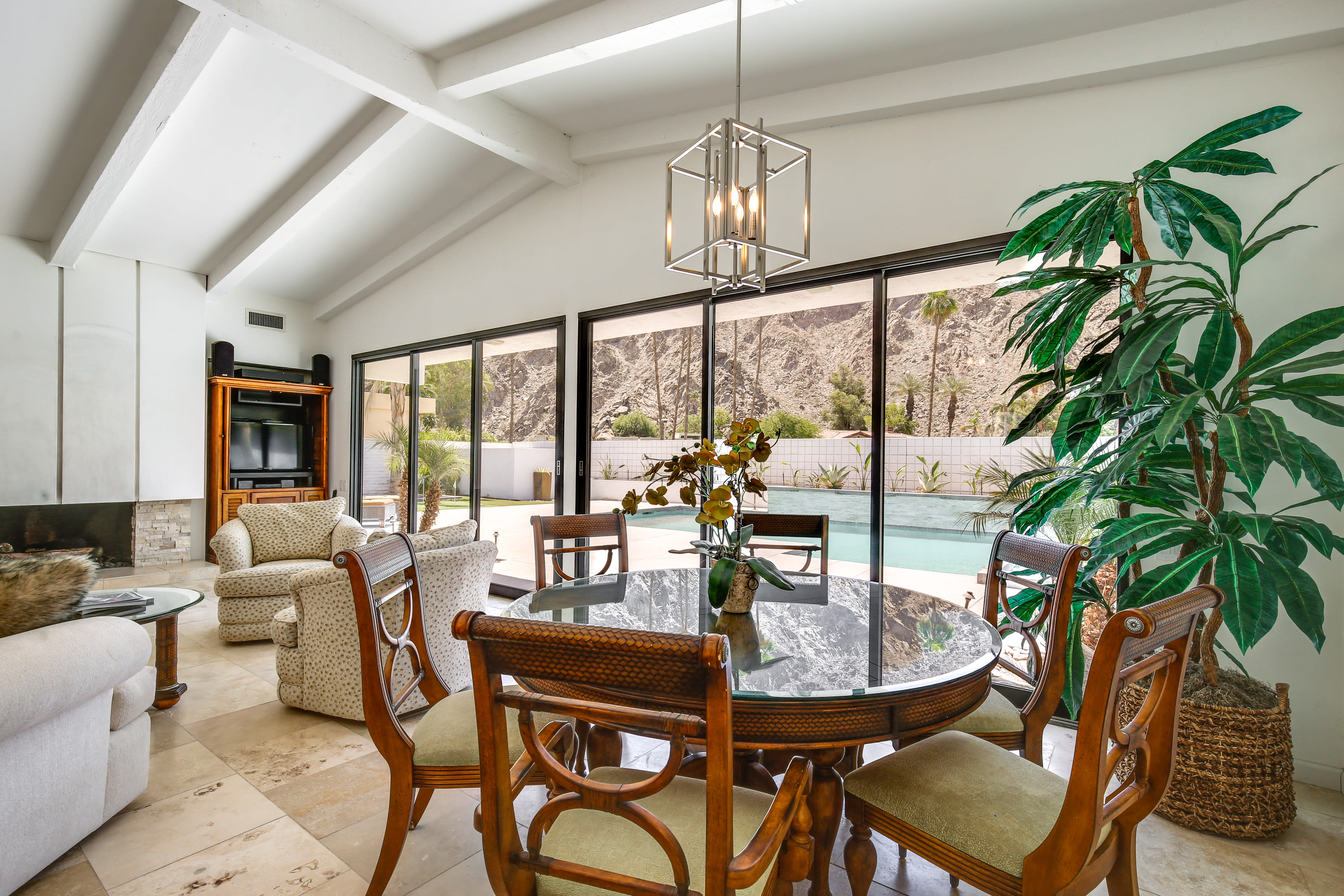 Dining Area | Central Heating & A/C