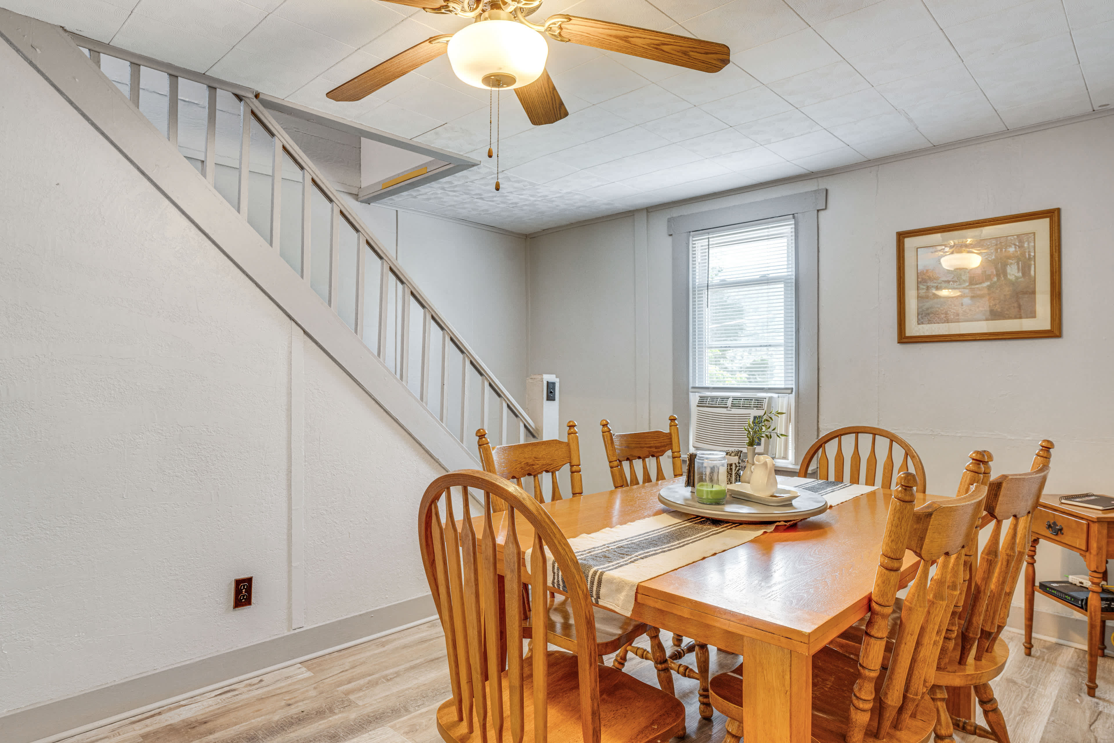 Dining Room | Washer & Dryer