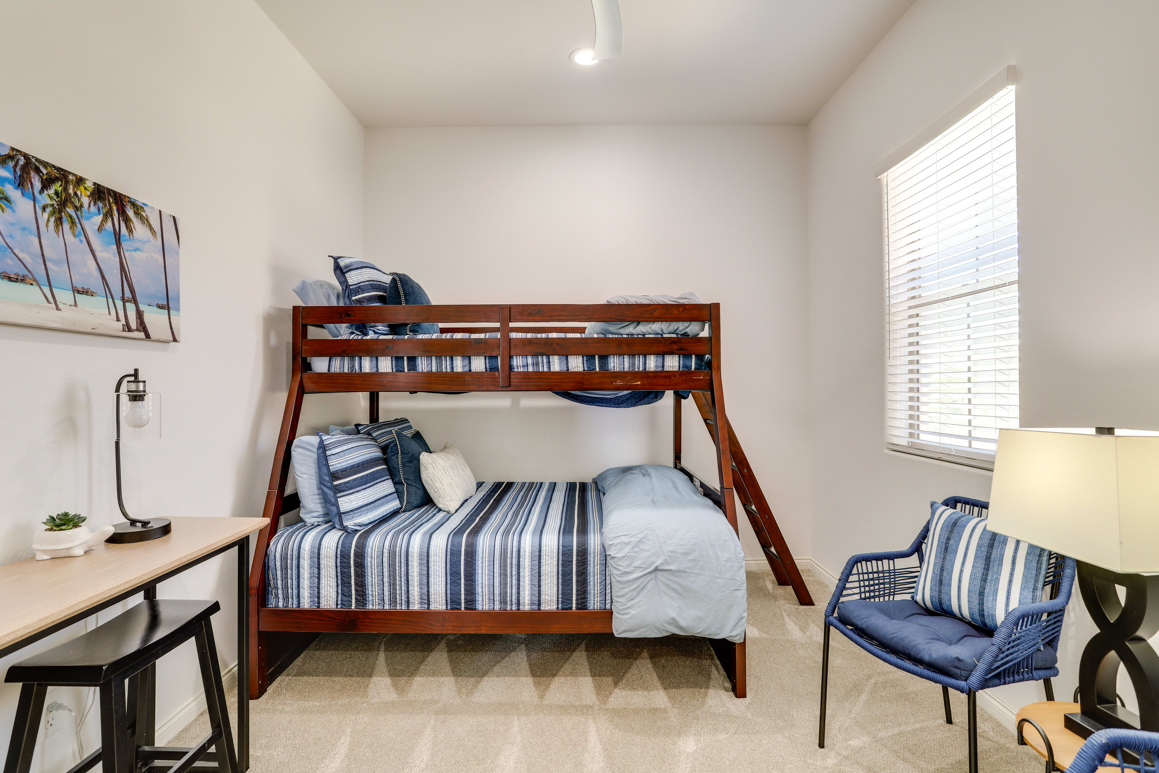 Bedroom 3 | Twin/Full Bunk Bed