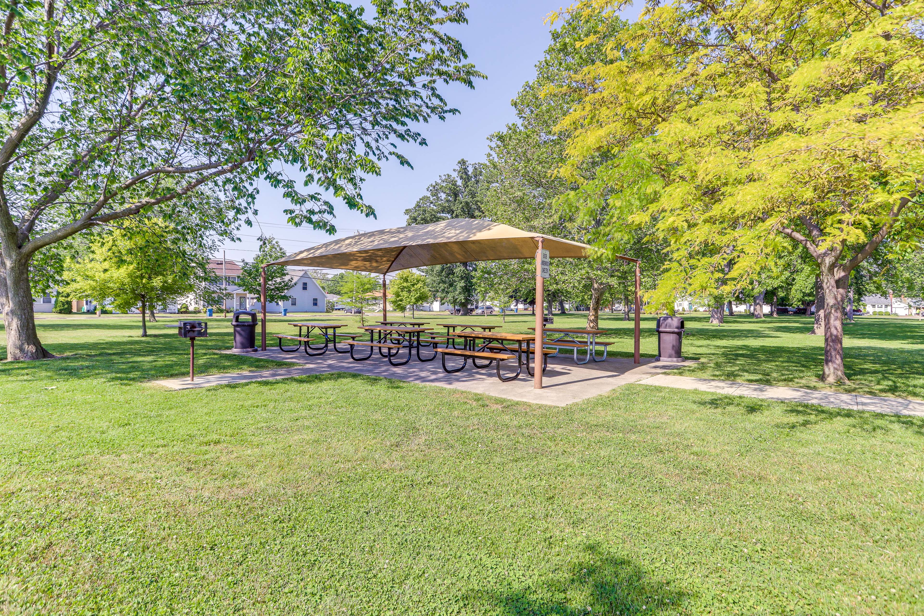 Lakeview Park | Walking Distance From Home