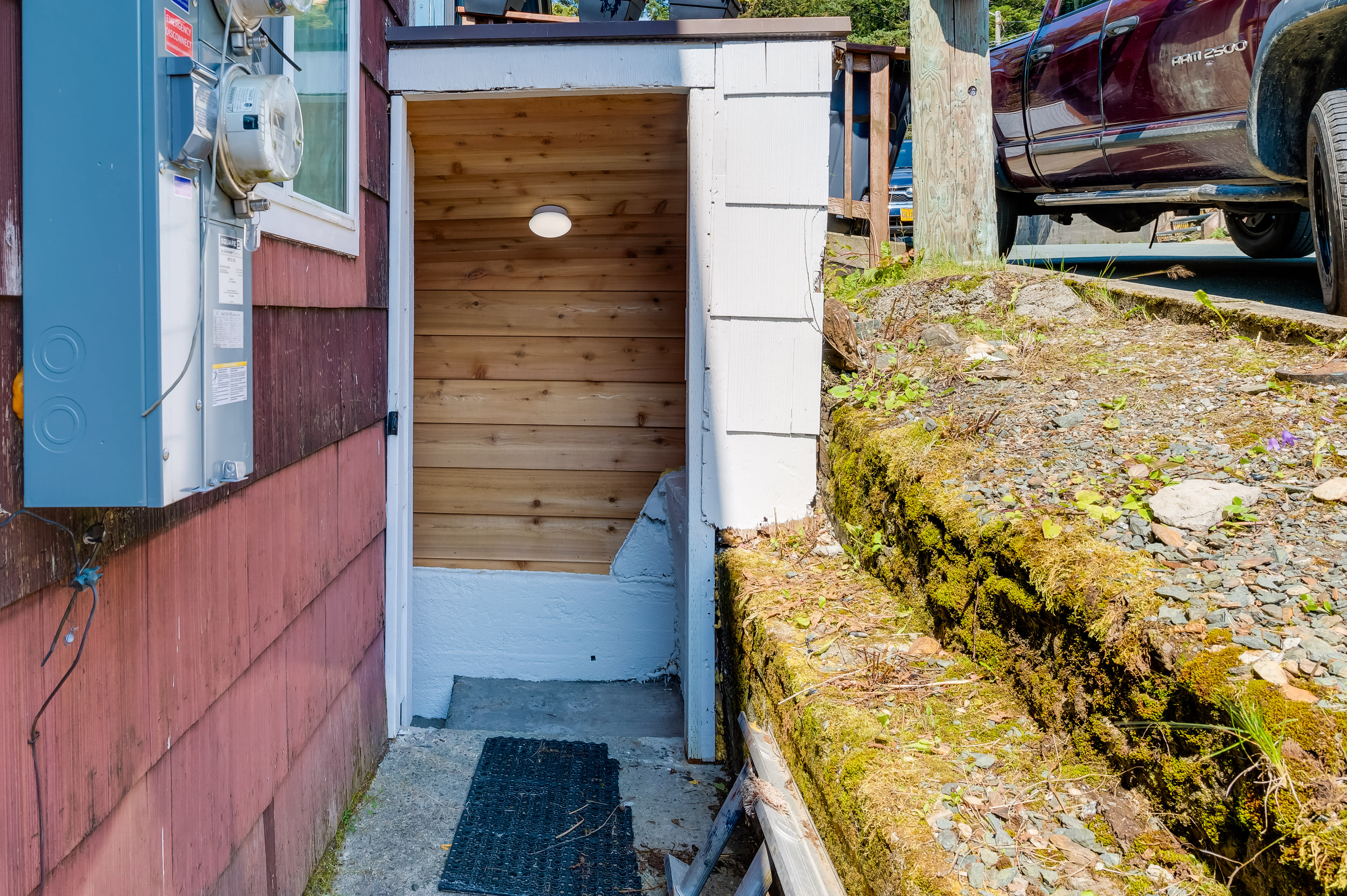 Main Entryway | Street Parking on Adjacent Streets