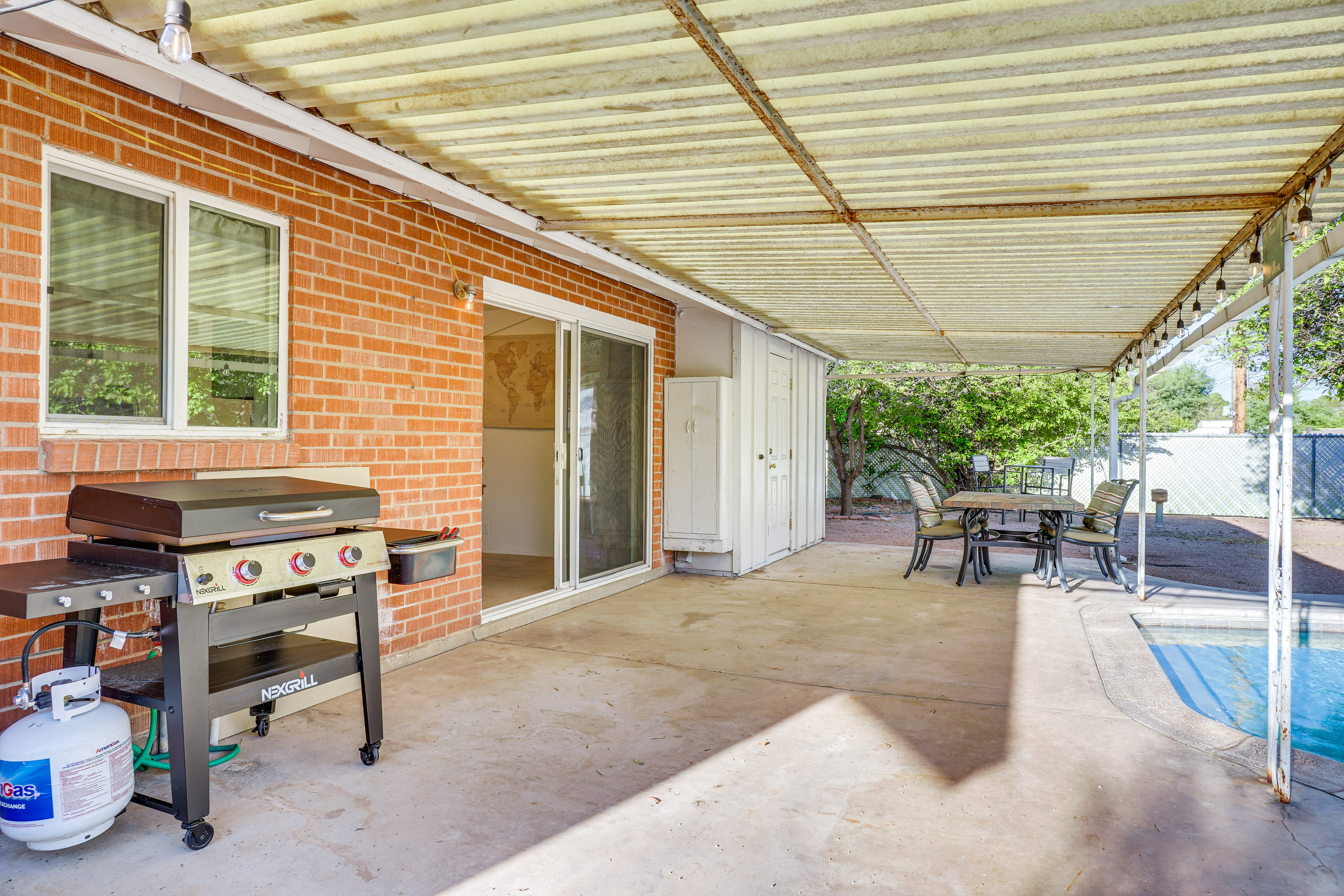 Private Backyard Area | BBQ Grill | Outdoor Pool