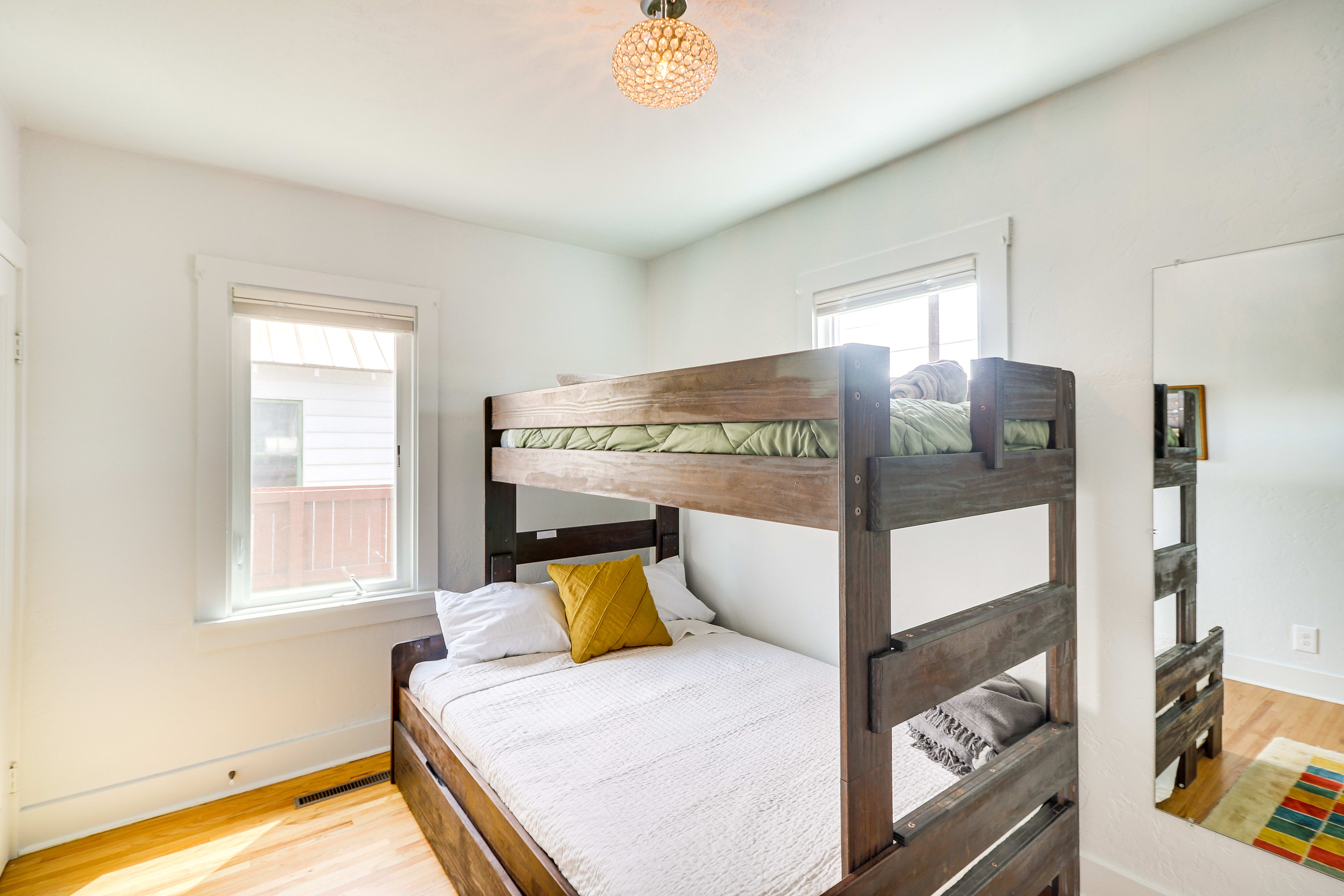 Bedroom 2 | Twin/Full Bunk Bed w/ Twin Trundle