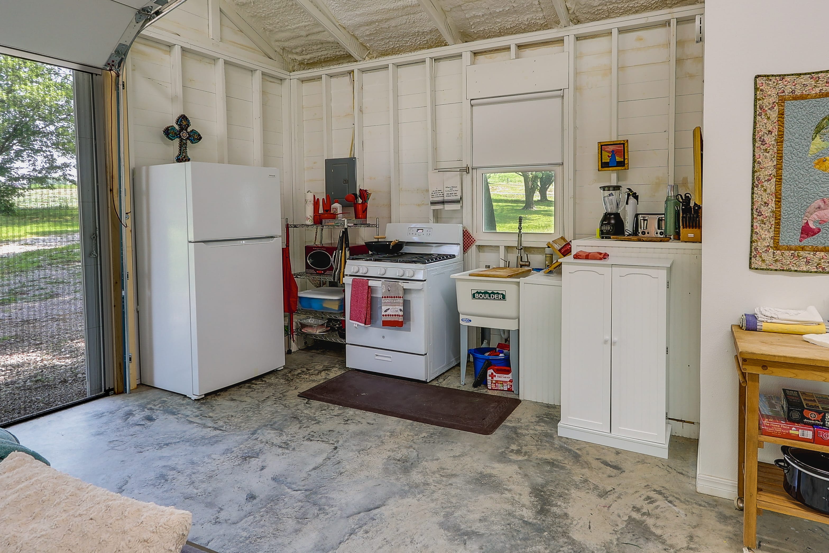 Kitchen | Microwave | Gas Stovetop | Spices