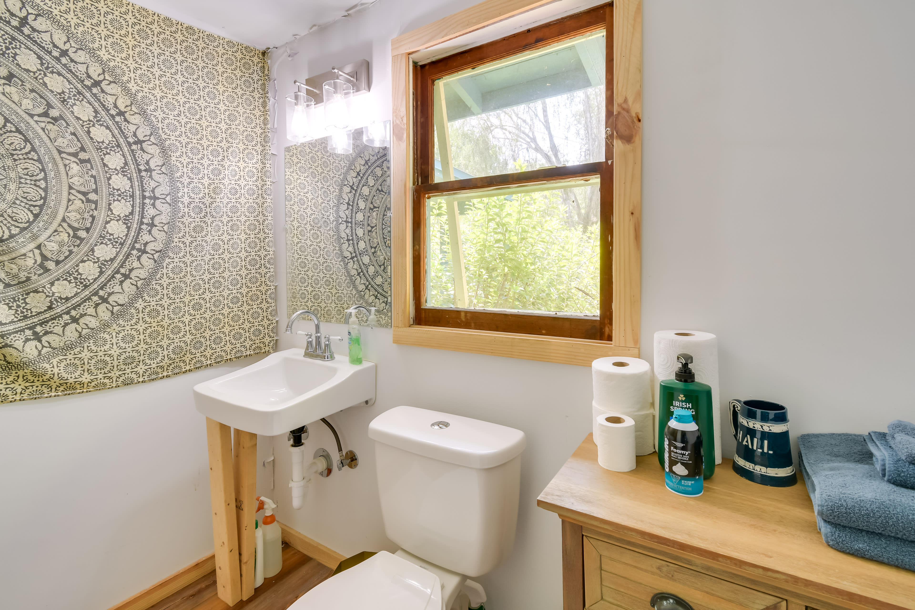 Full Bathroom (Casita) | Complimentary Toiletries