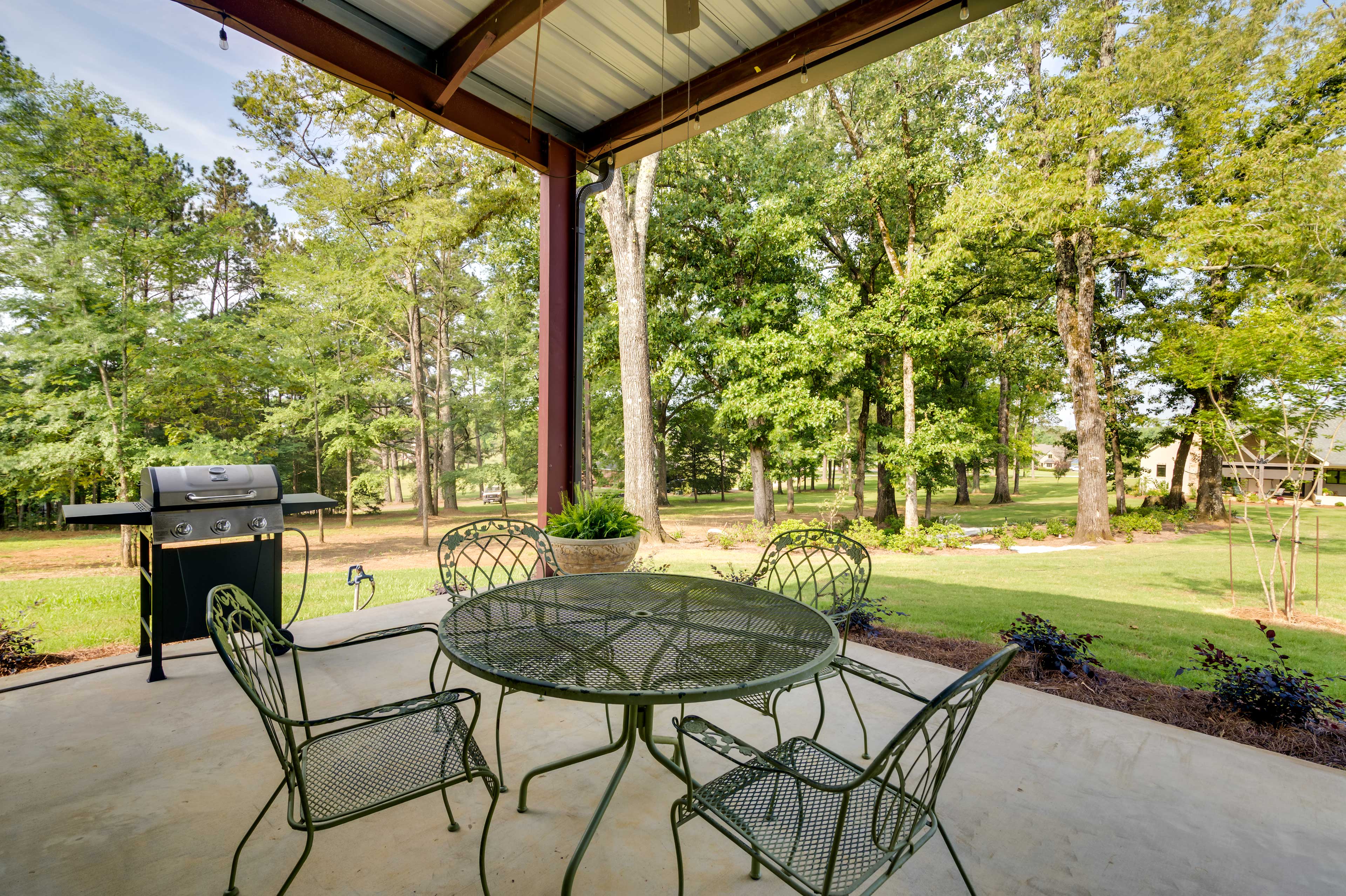 Private Patio | Gas Grill | Outdoor Dining Area