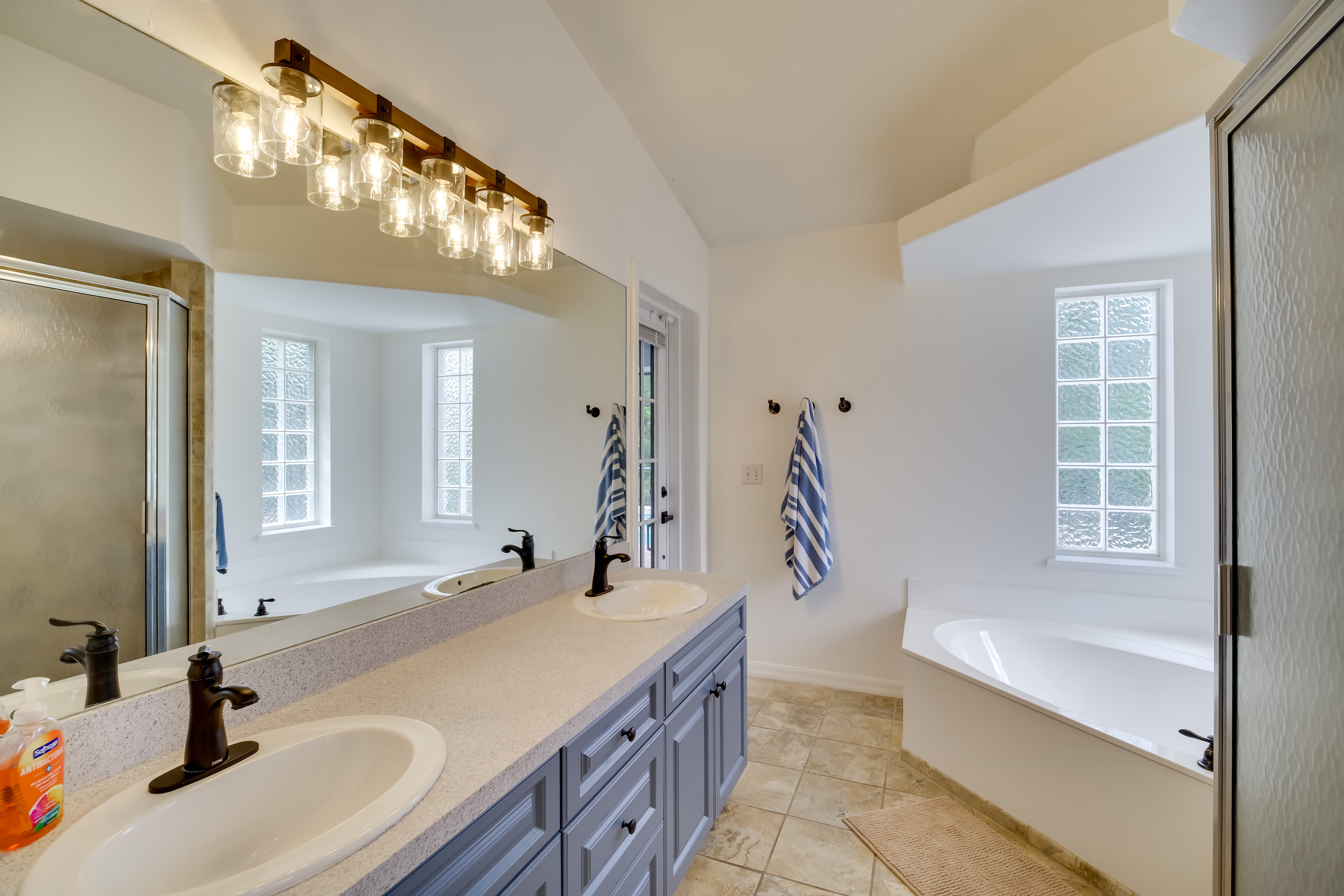 Full Bathroom | Soaking Tub | Walk-In Shower | Complimentary Toiletries