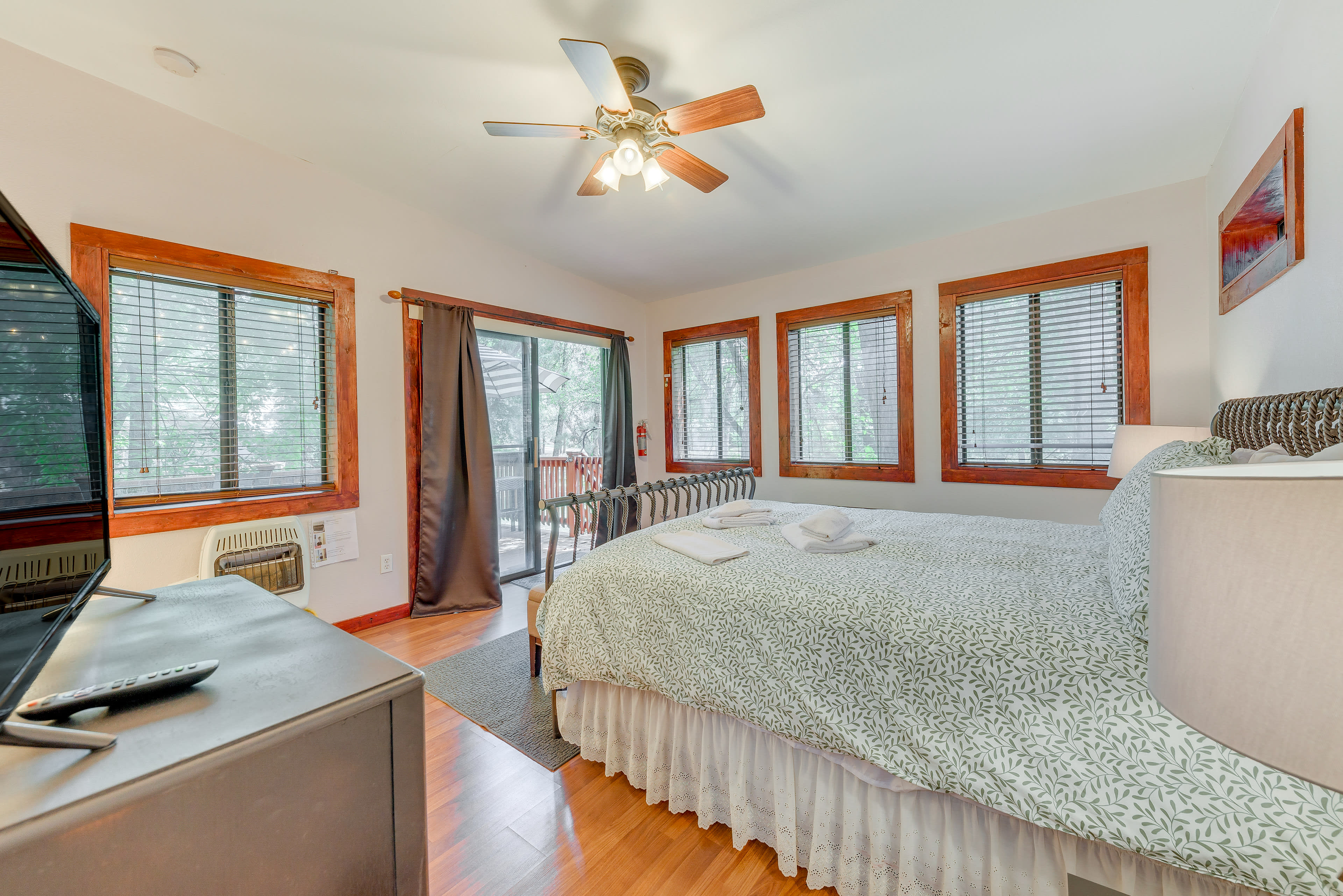 Bedroom 1 | Lower Level | Queen Bed | Linens Provided