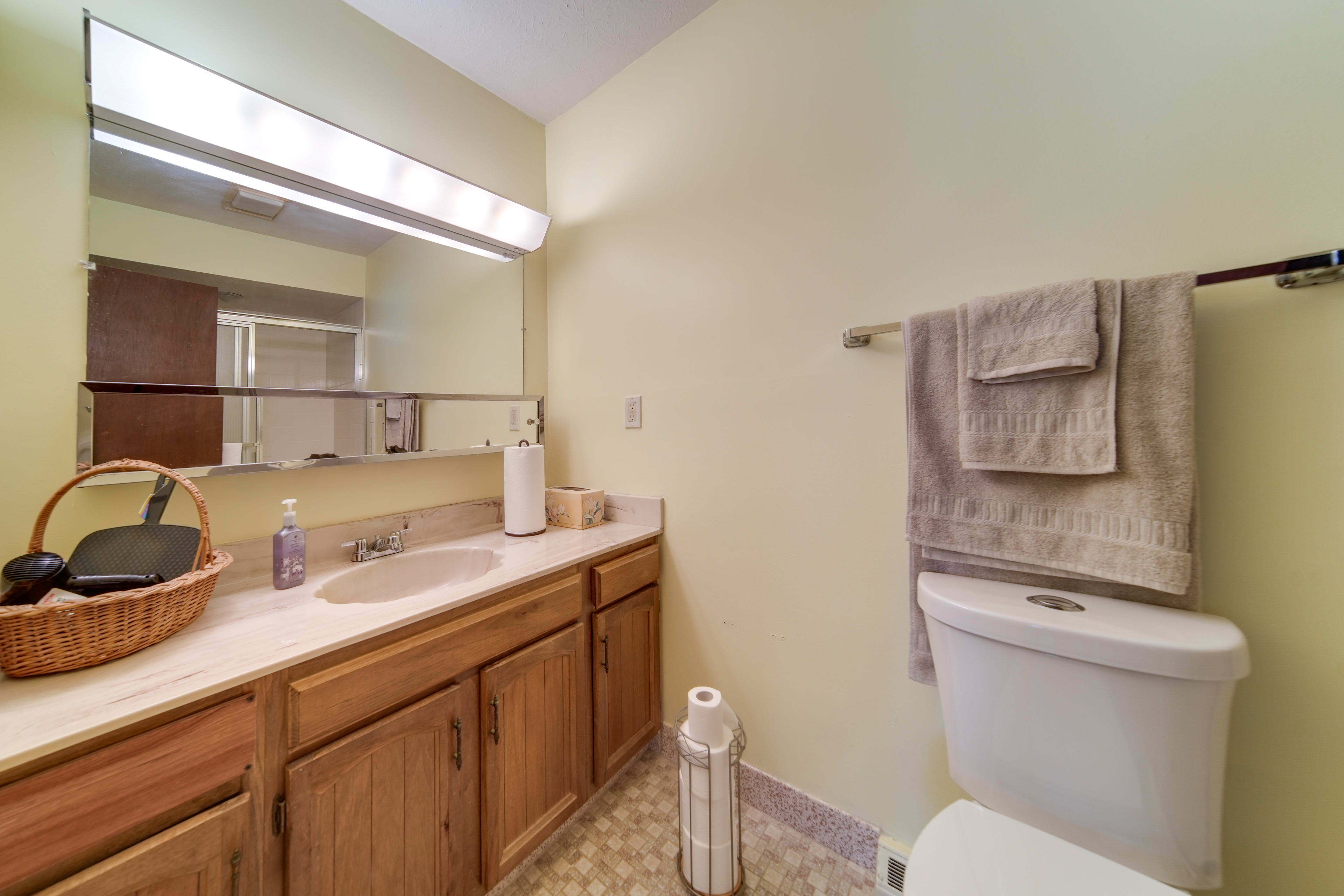 En-Suite Bathroom | Complimentary Toiletries | Towels Provided