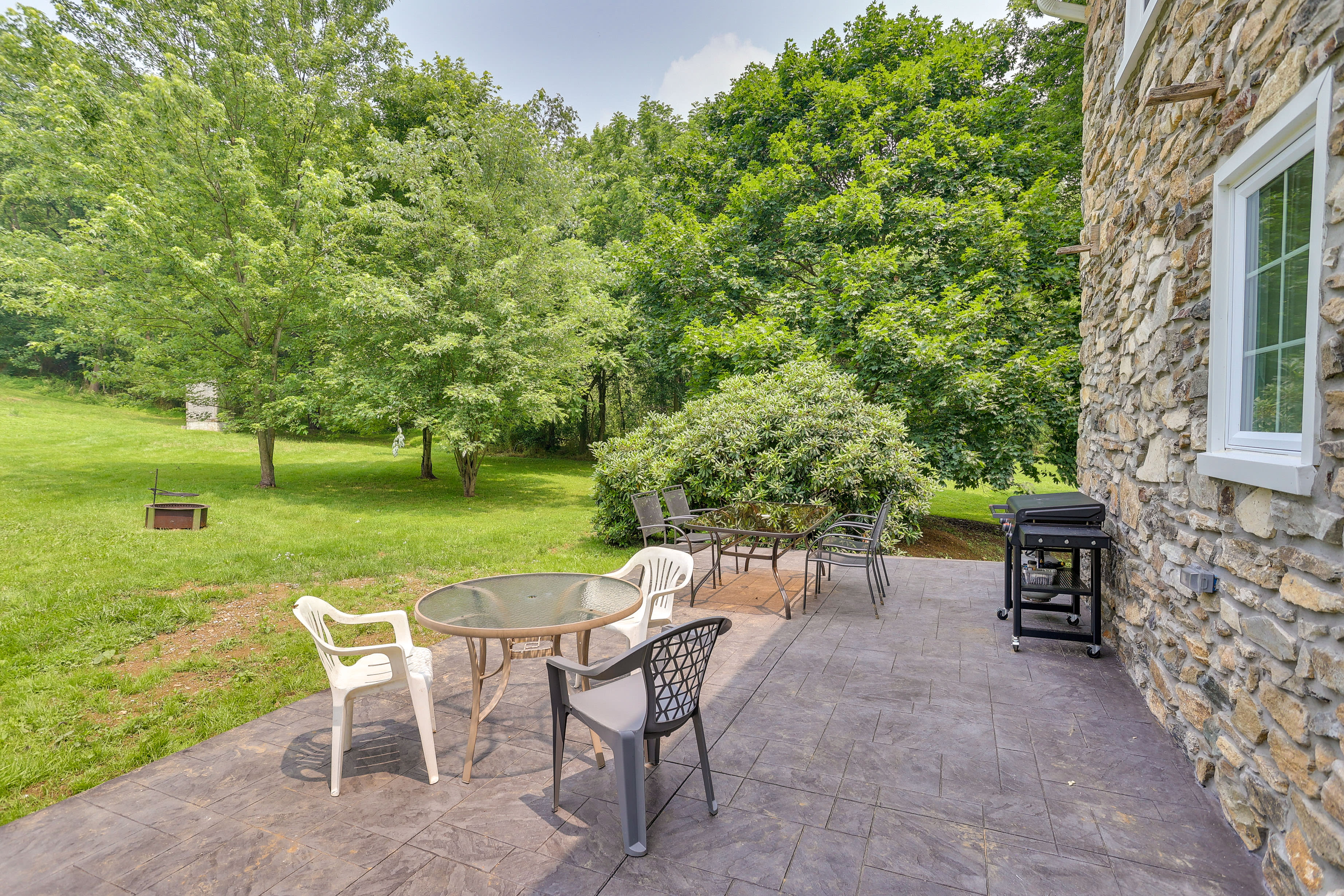 Back Patio | Gas Grill | Fire Pit