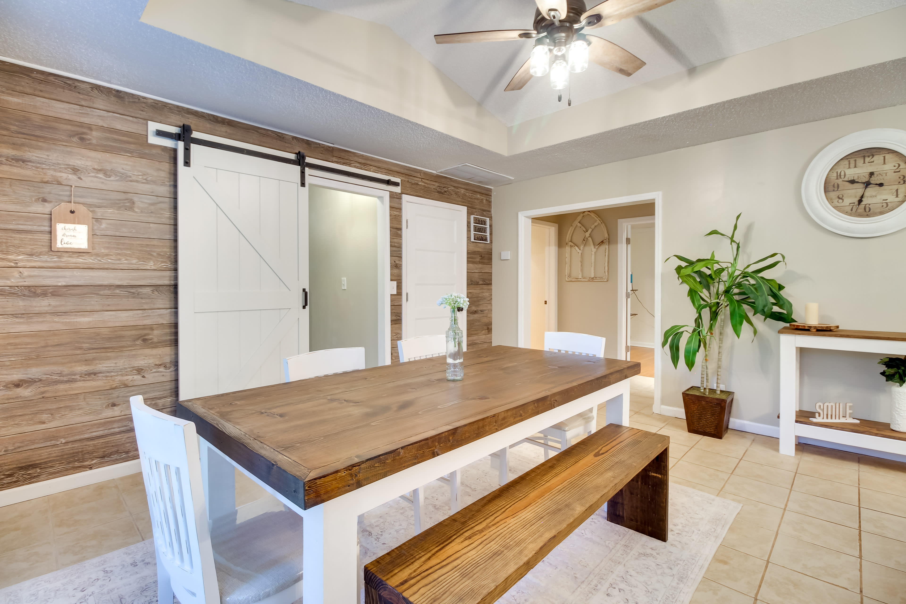 Dining Room | Dishware & Flatware Provided