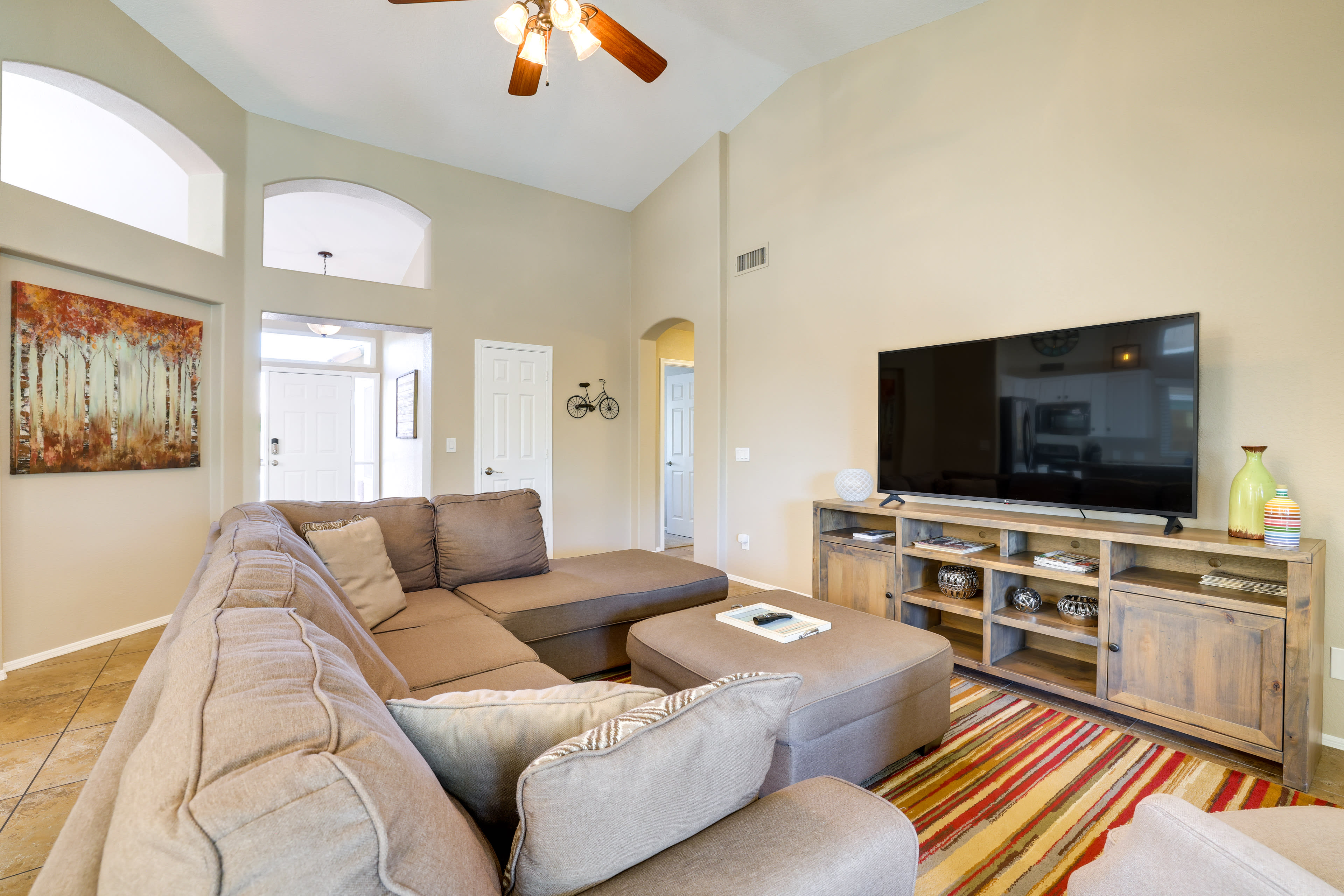 Living Room | Smart TV | Board Games | Pet Friendly w/ Fee