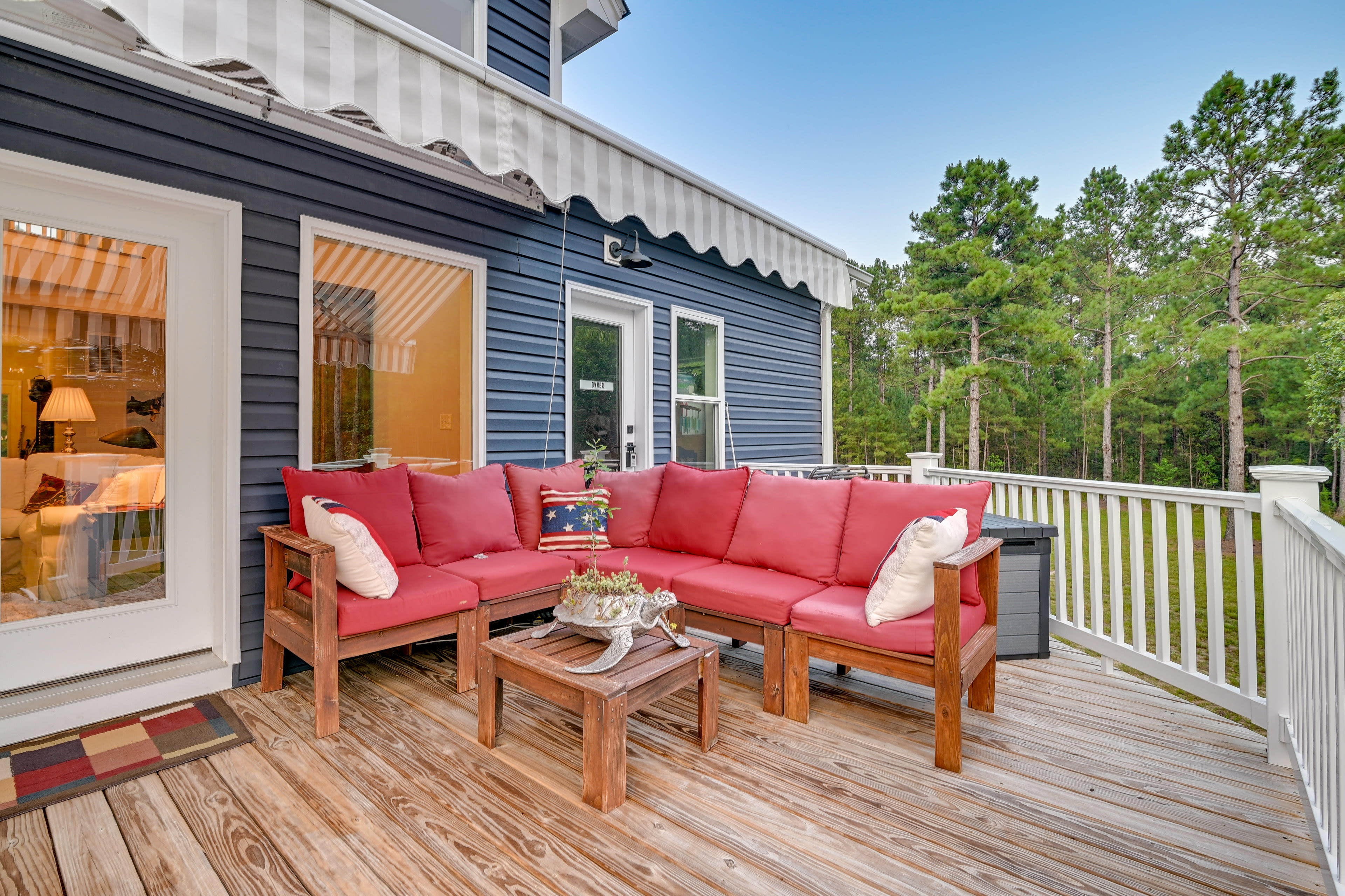 Deck | Outdoor Seating | Gas Grill