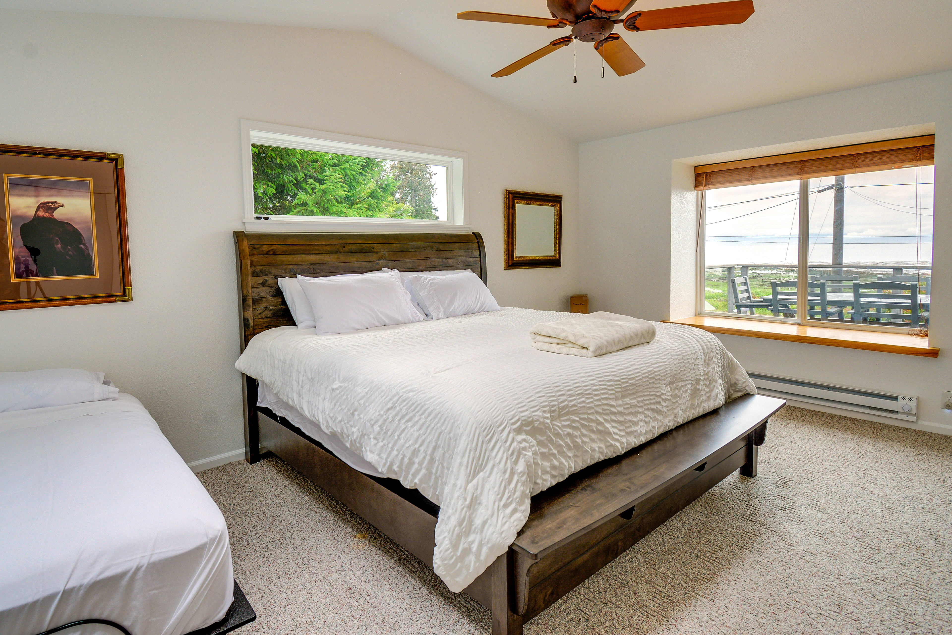 Bedroom 1 | California King Bed | Twin Bed | Smart TV