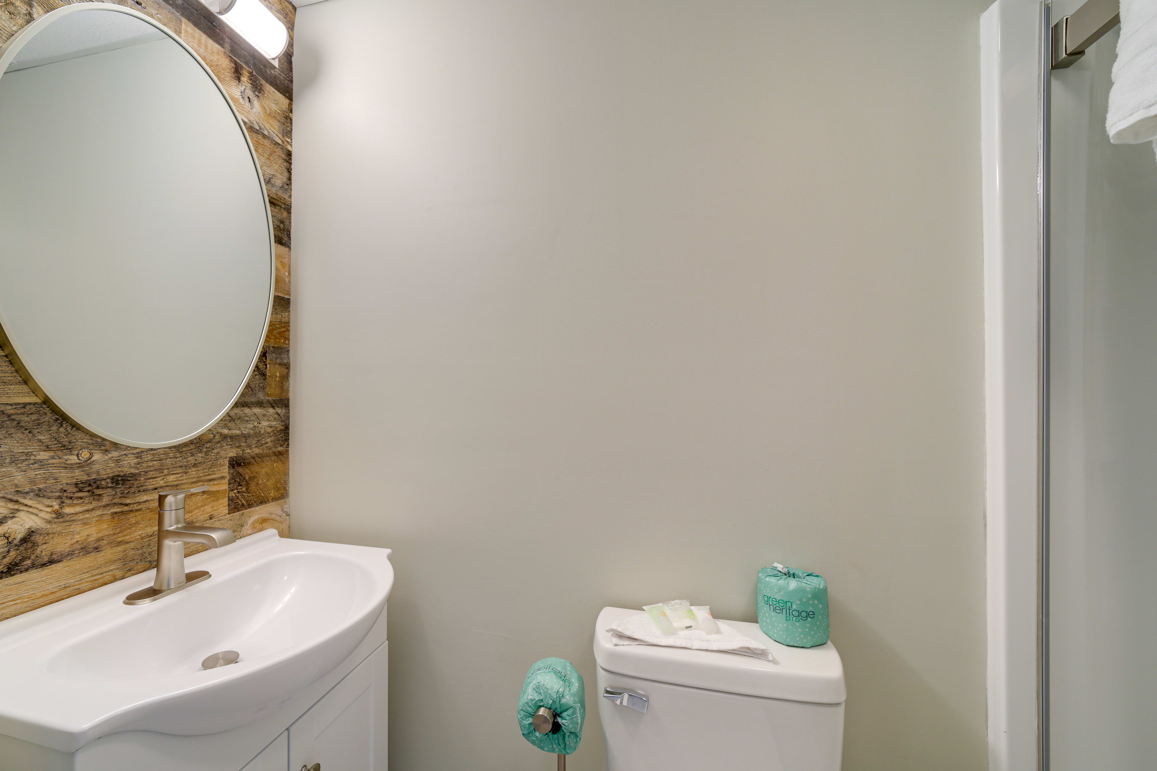 En-Suite Bathroom | Complimentary Toiletries