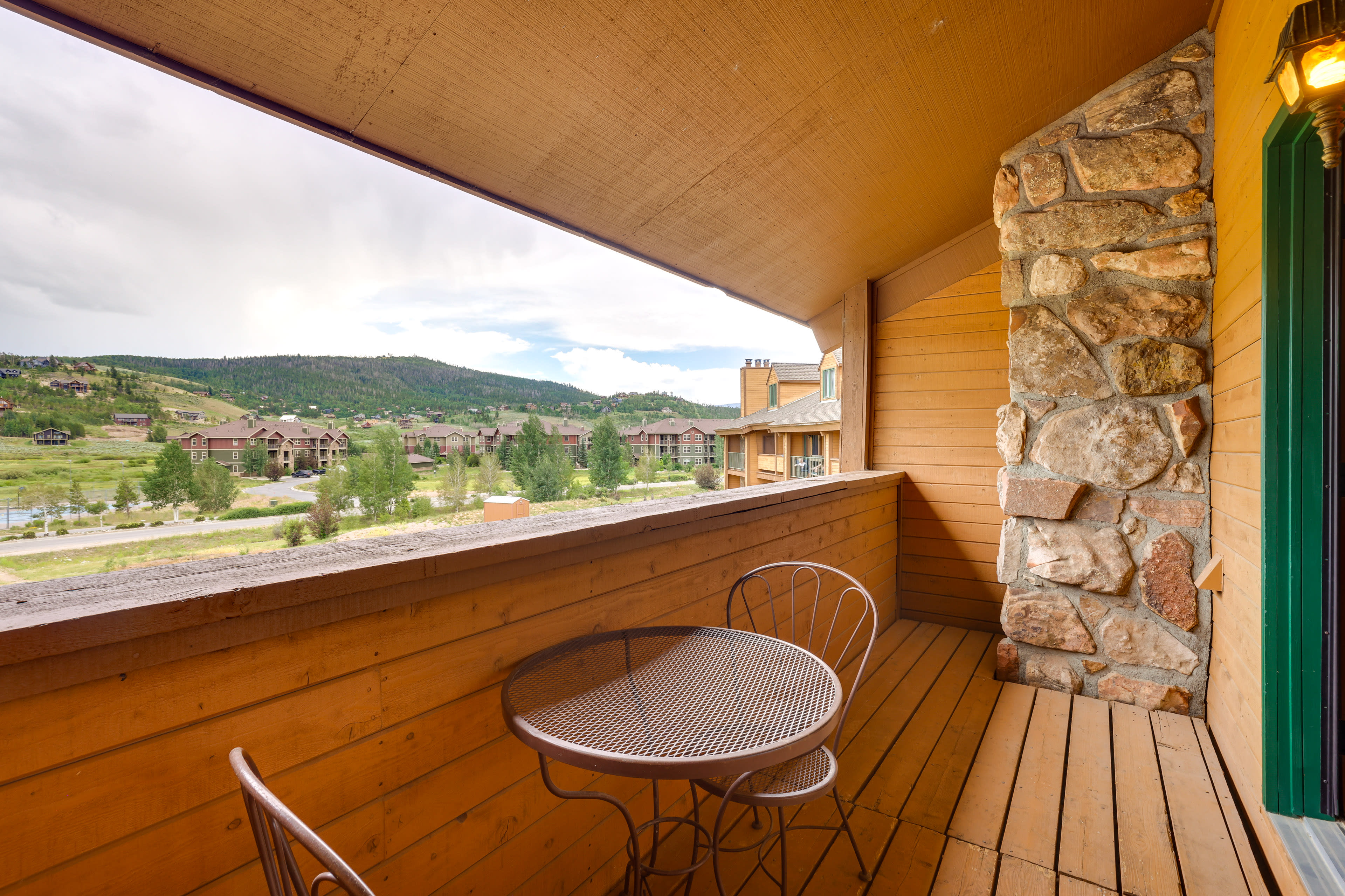 Private Balcony | Fireplace | Smart TV | Free WiFi | Mountain Views