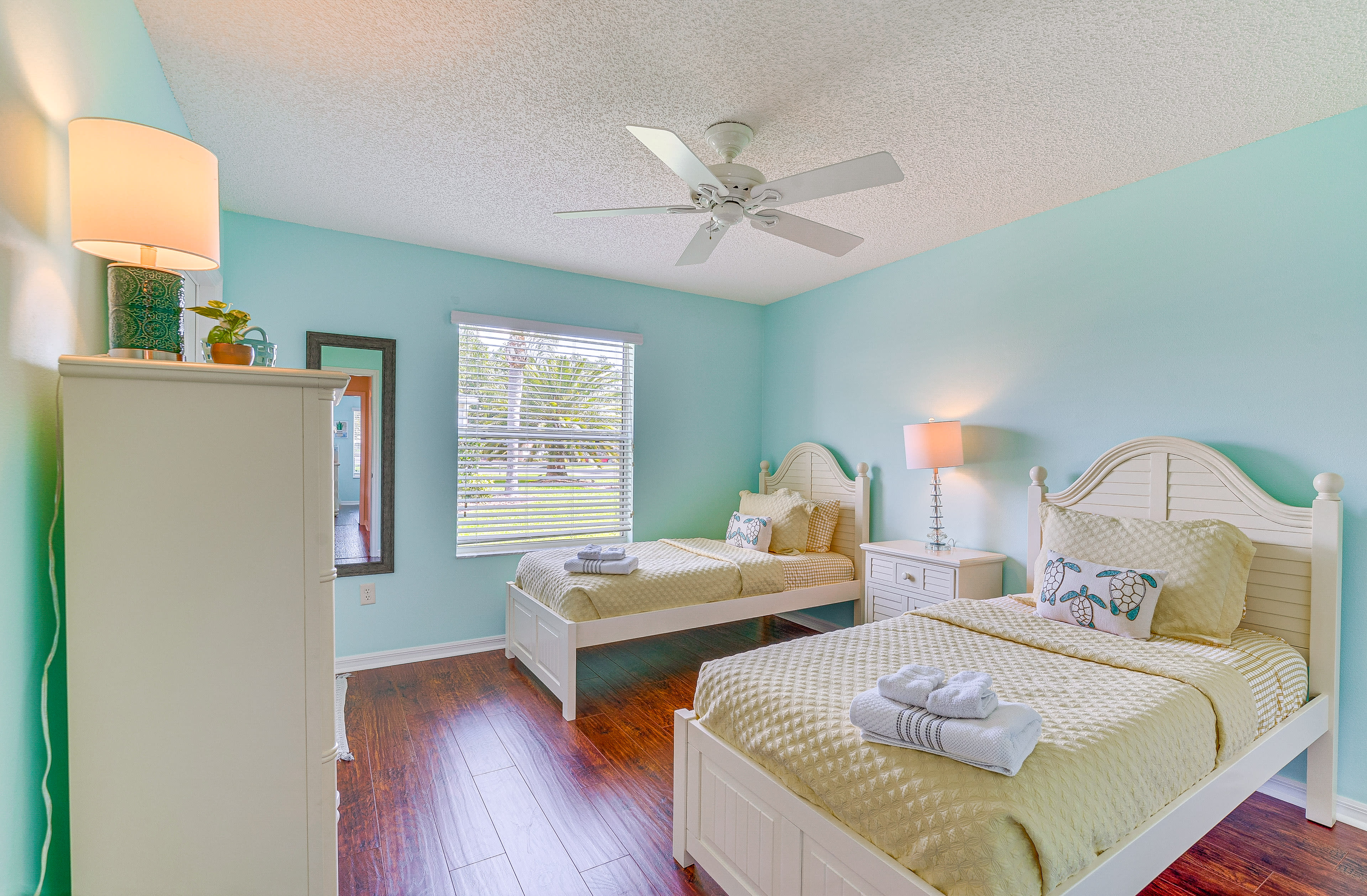 Bedroom 3 | 2 Twin Beds