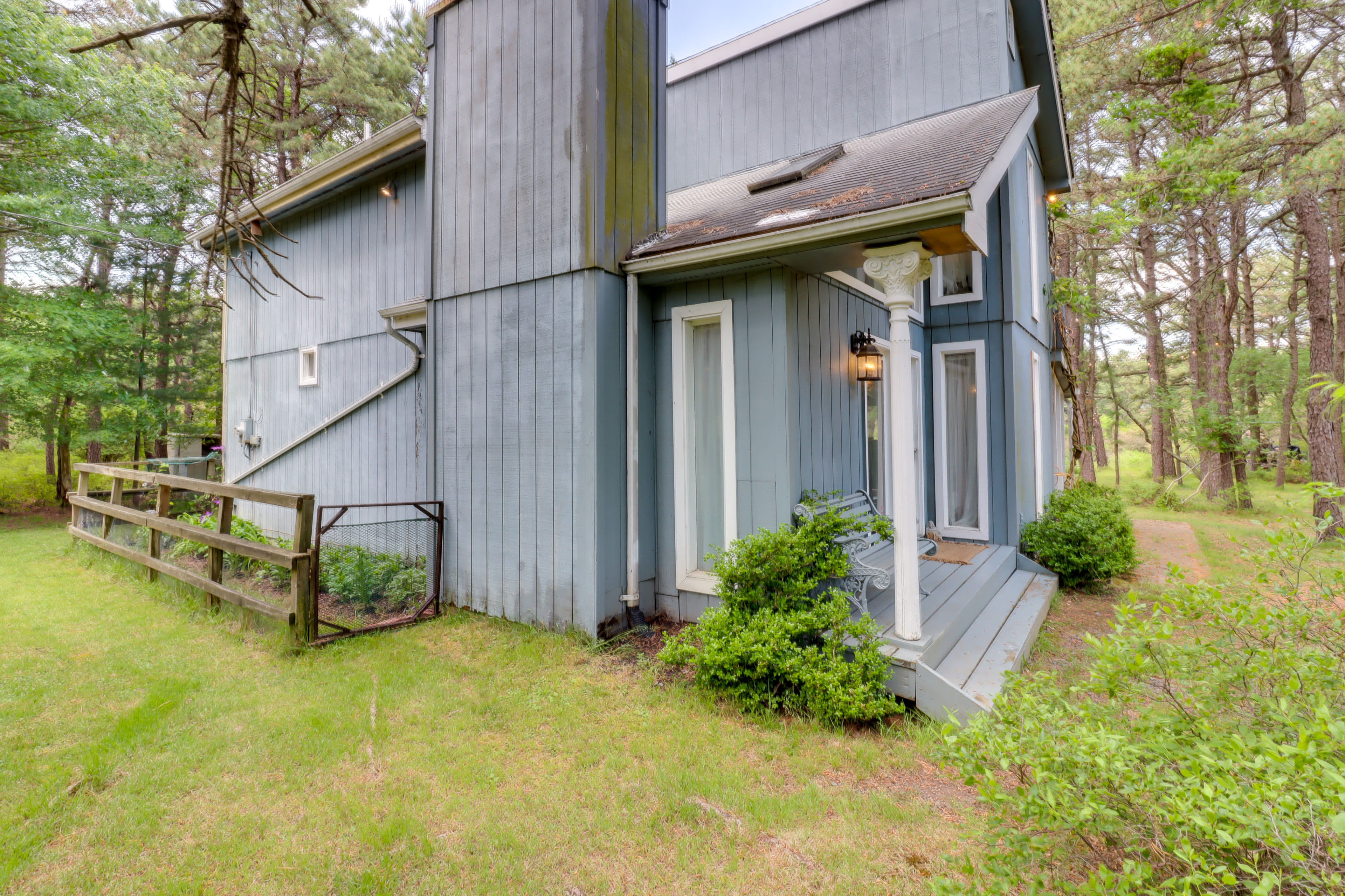 House Exterior | Lockbox Entry