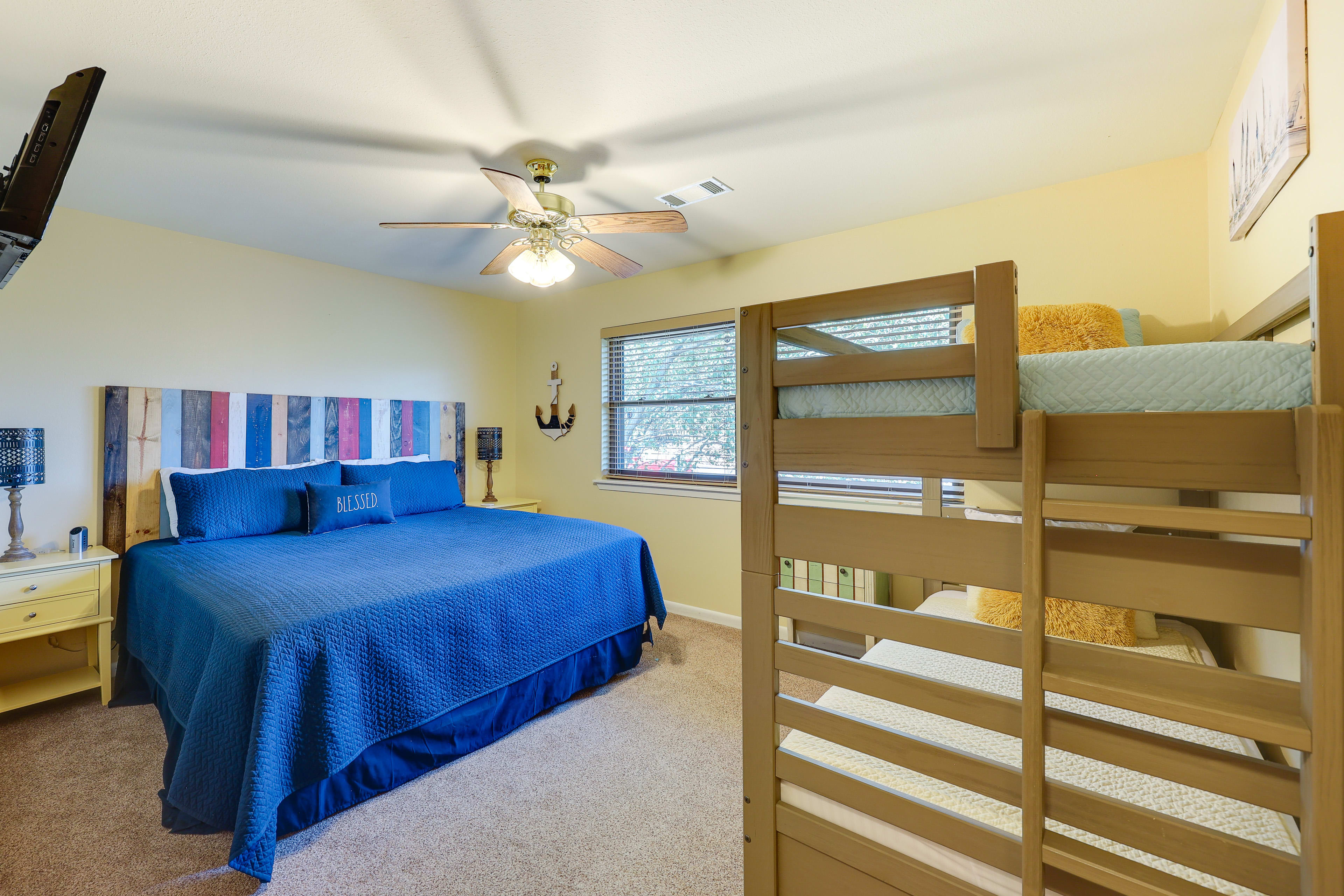Bedroom 2 | King Bed | Twin/Full Bunk Bed | Smart TV