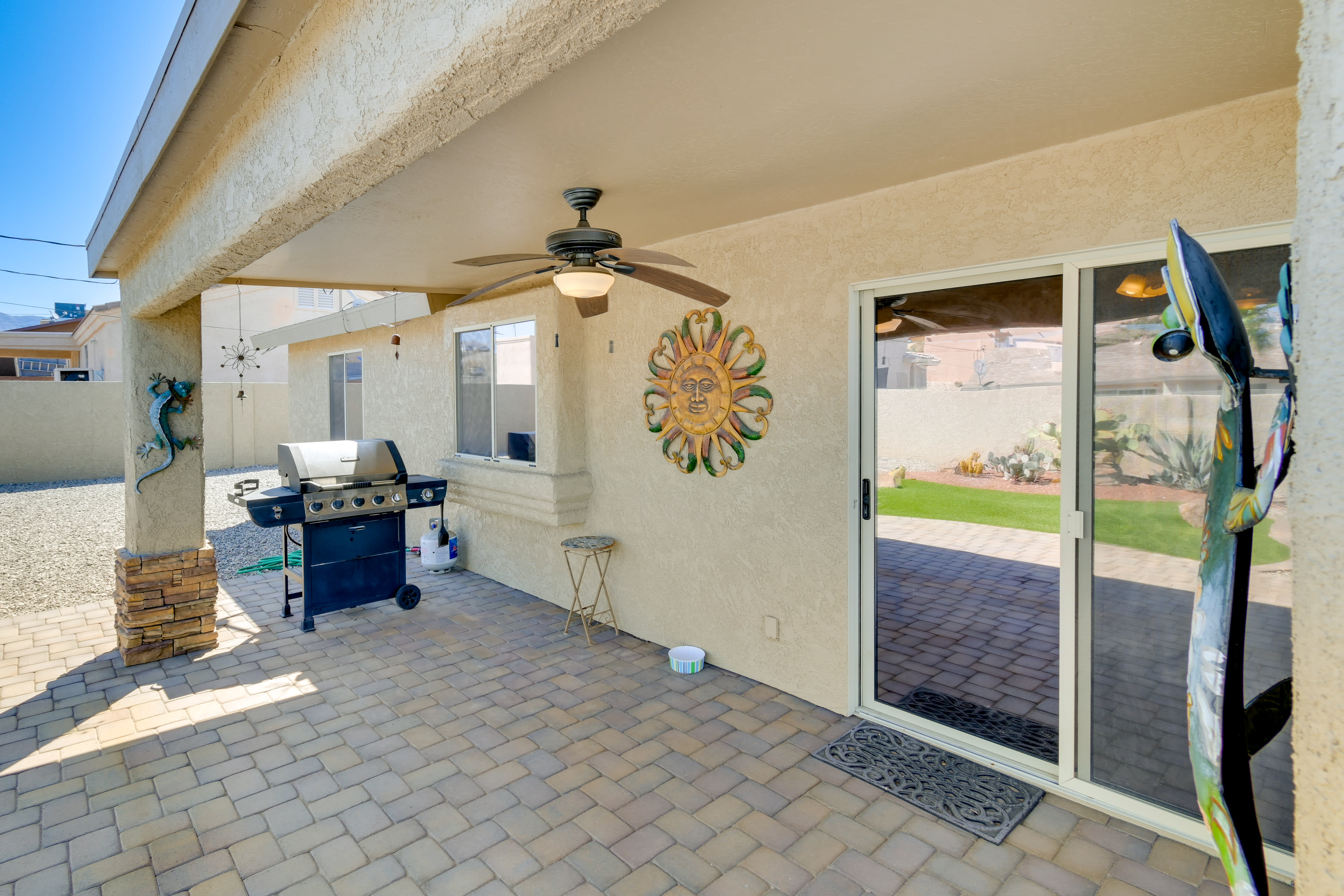 Patio | Gas Grill | Ceiling Fan