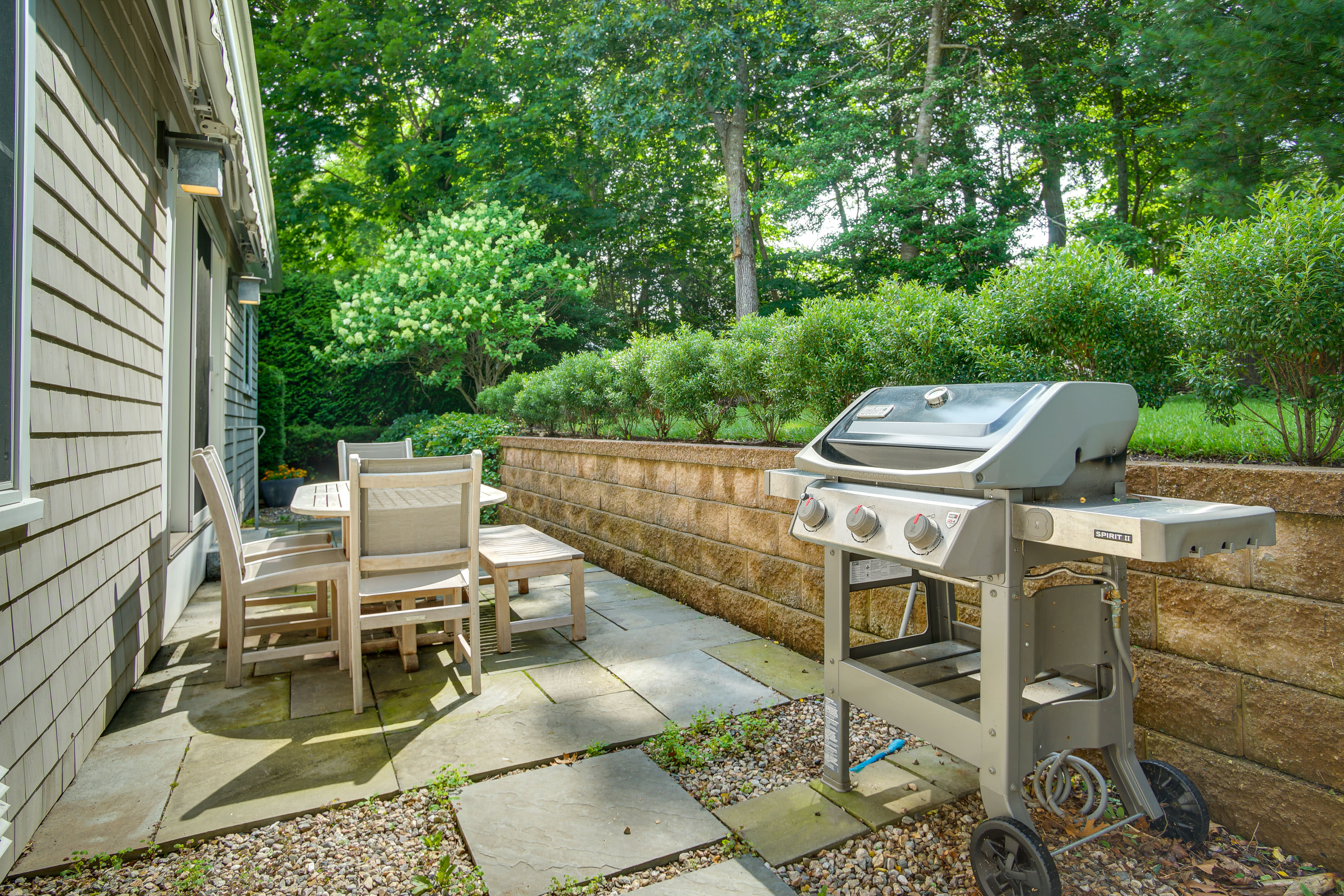 Patio | Gas Grill | Outdoor Dining