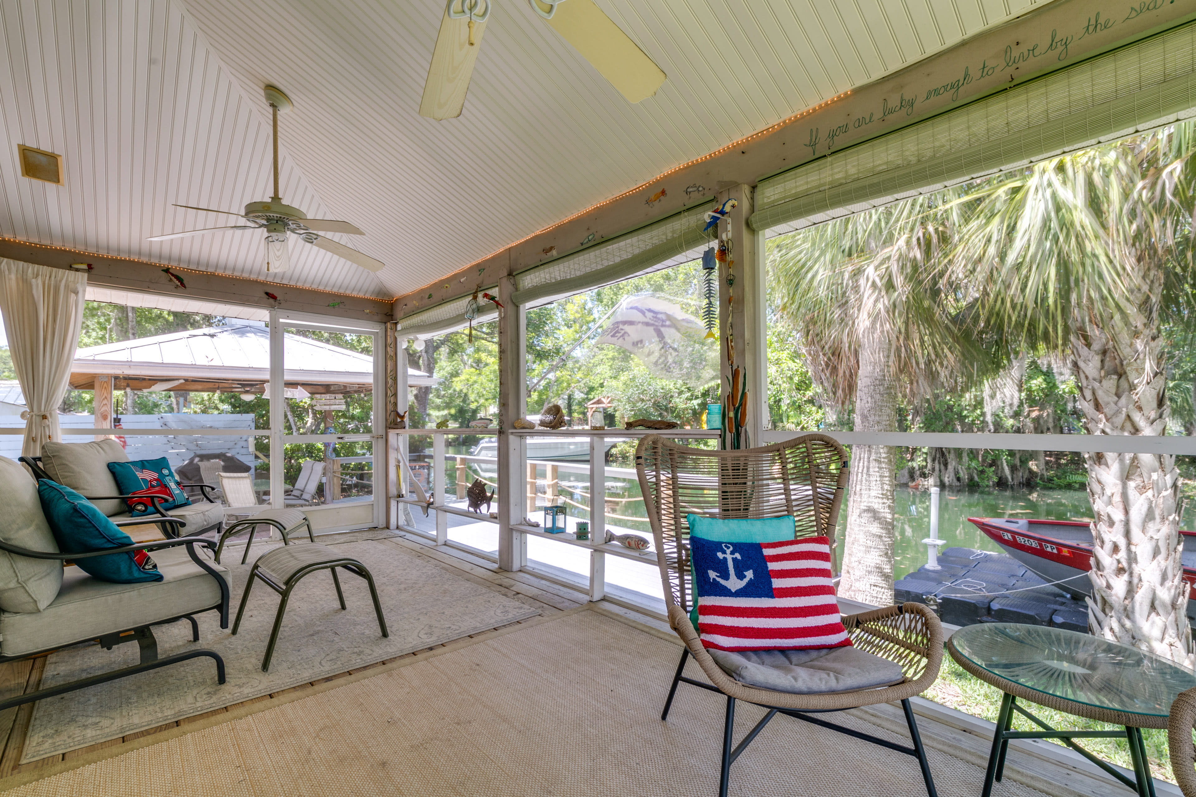 Screened-In Porch | Outdoor Seating