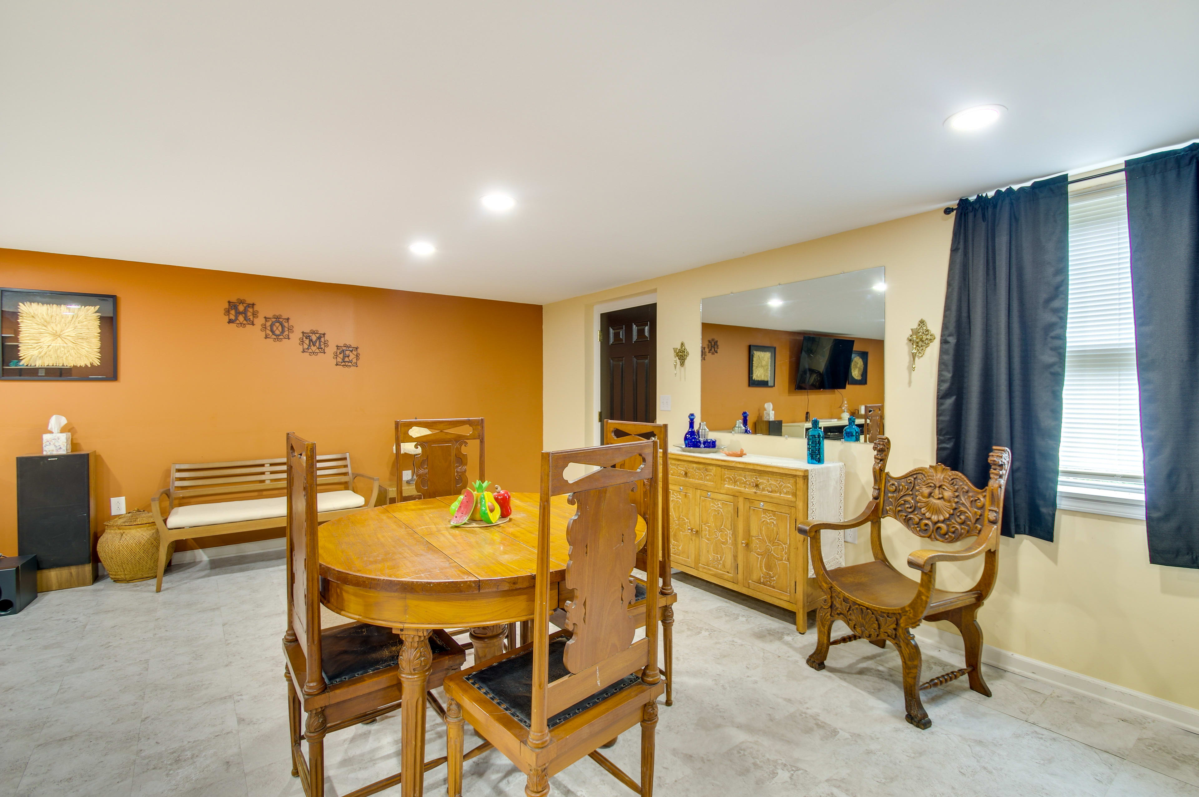 Dining Area | Dining Table | Dishware/Flatware