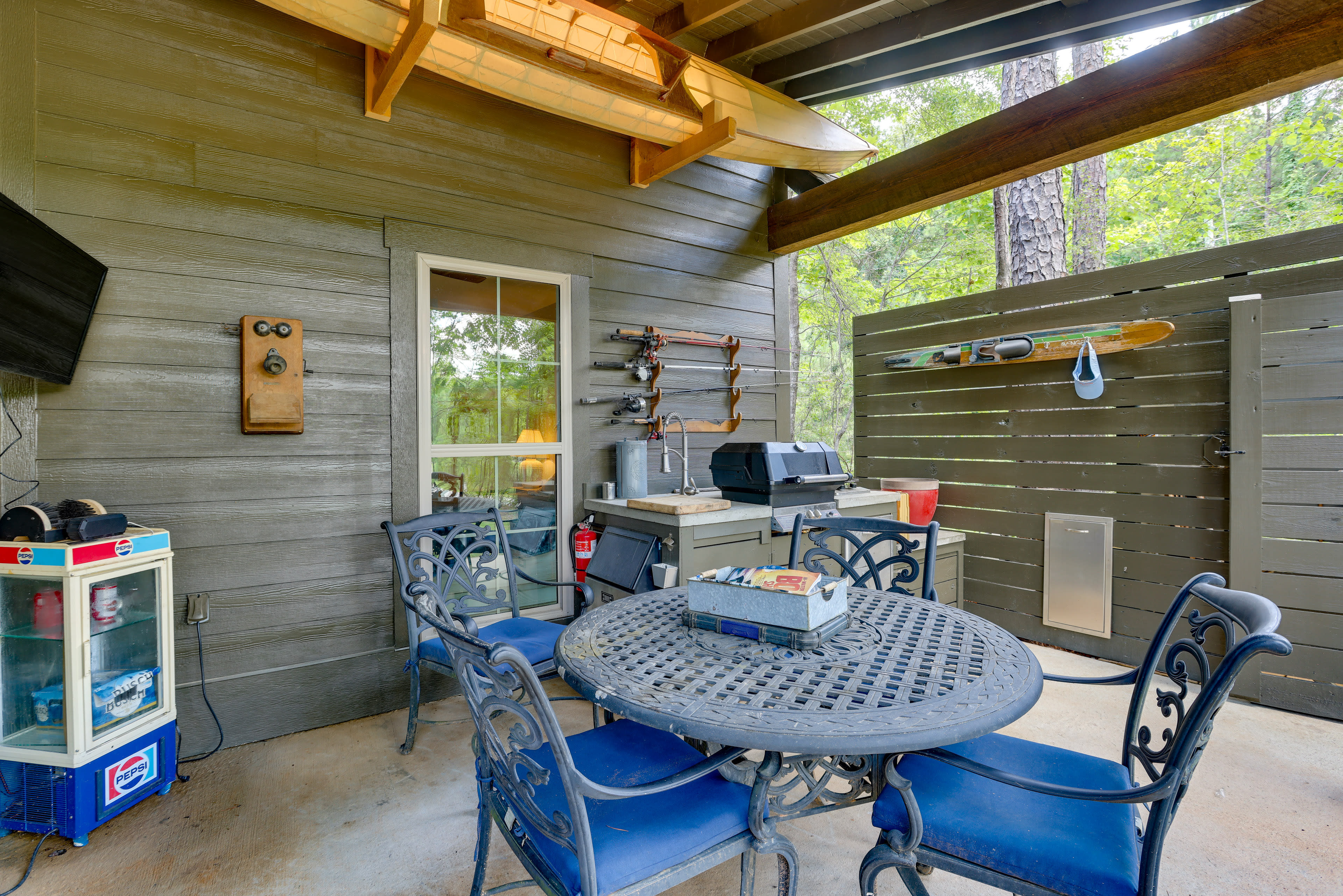 Private Patio | Outdoor Kitchen | Beverage Cooler