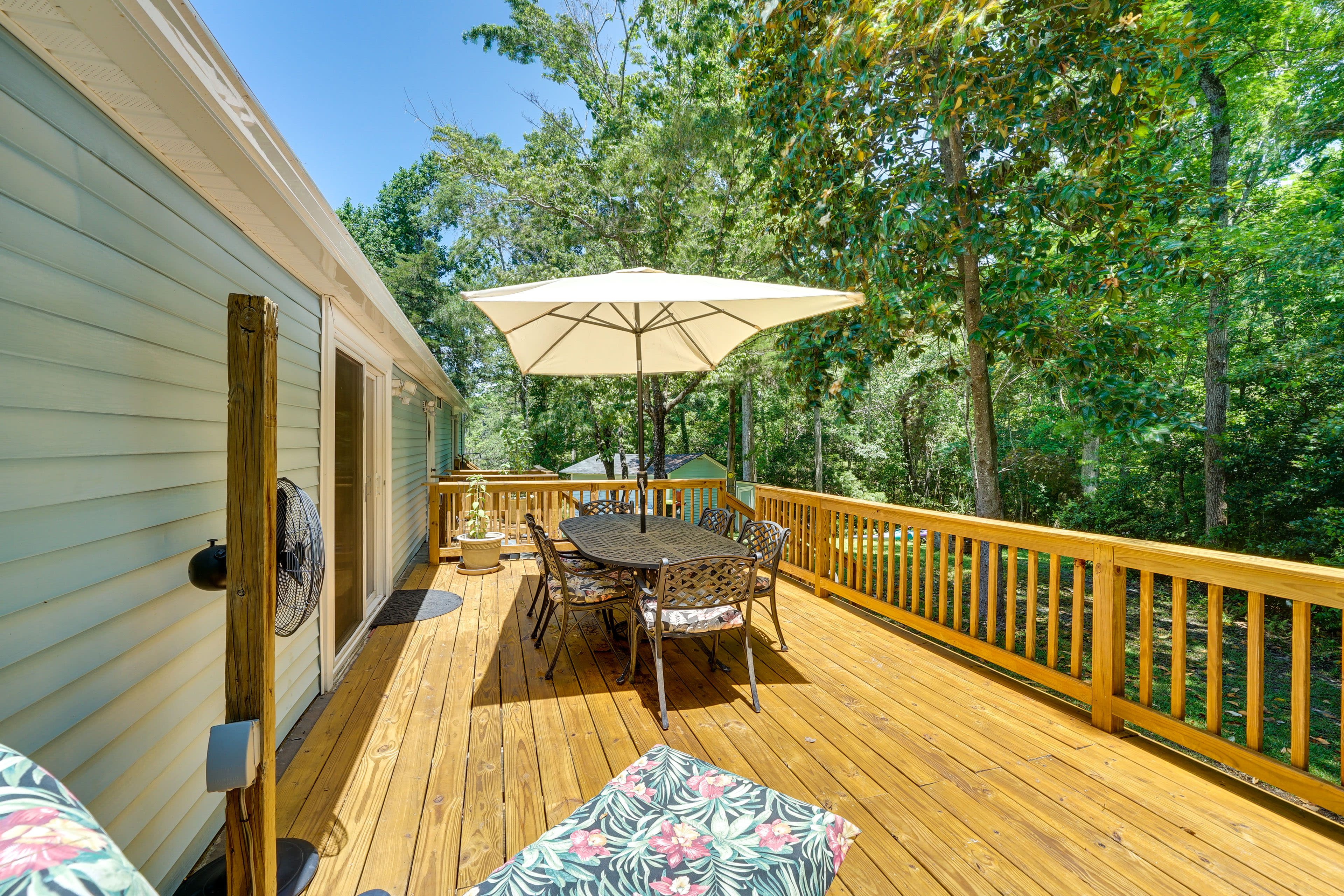 Outdoor Dining Area