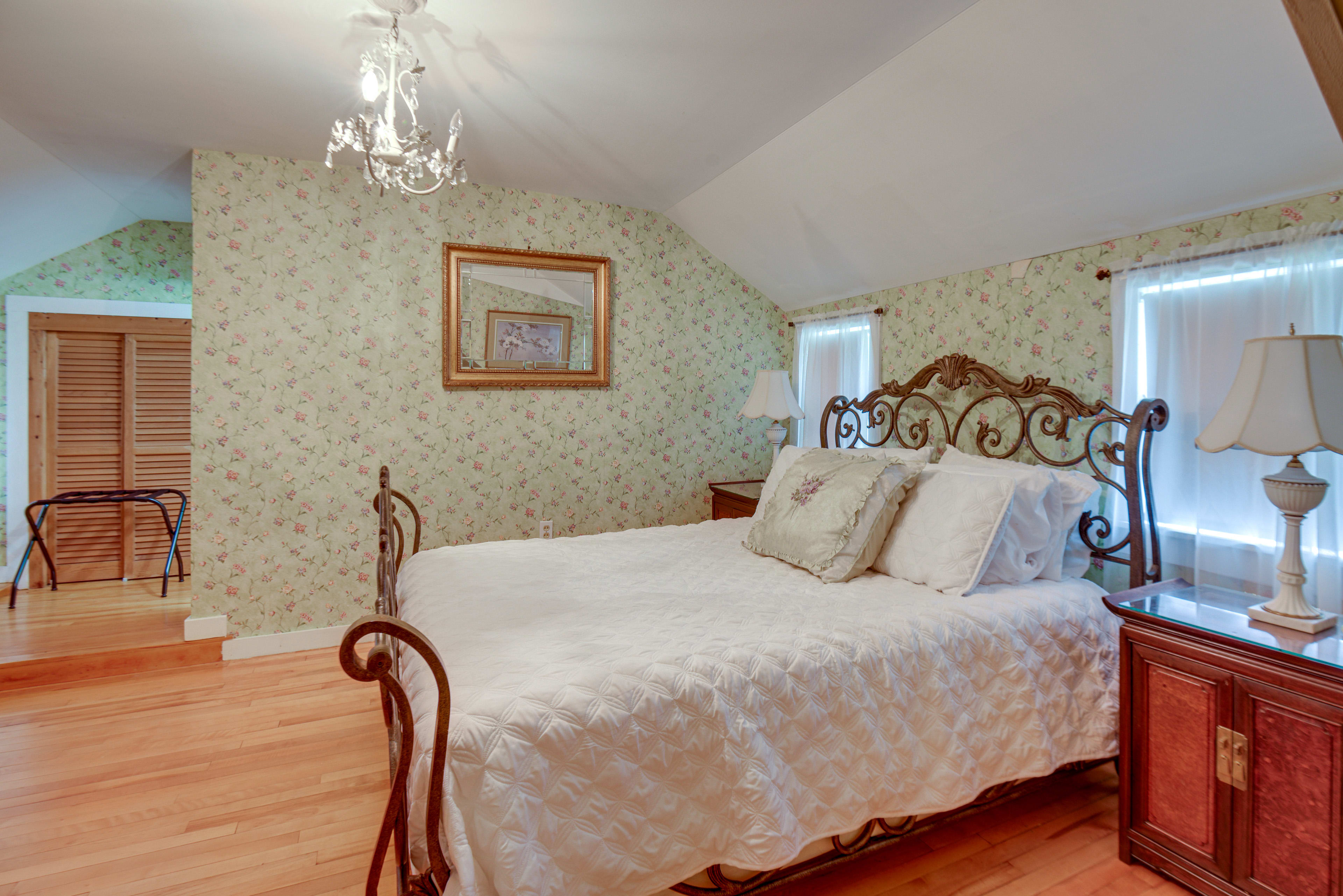 Bedroom 1 | 2nd Floor | Queen Bed | Linens Provided | Full En-Suite Bathroom