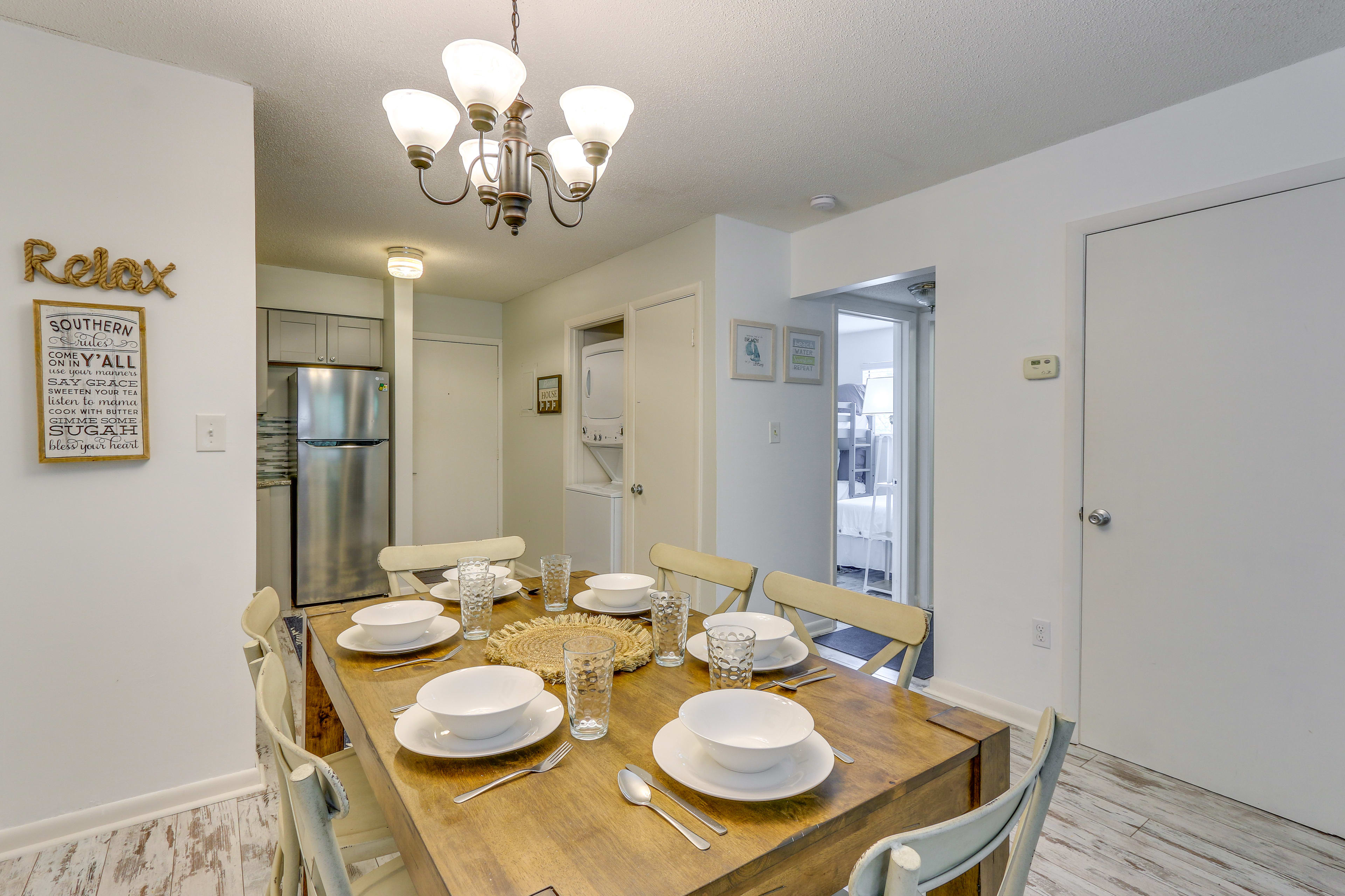 Dining Area | Dishware & Flatware Provided