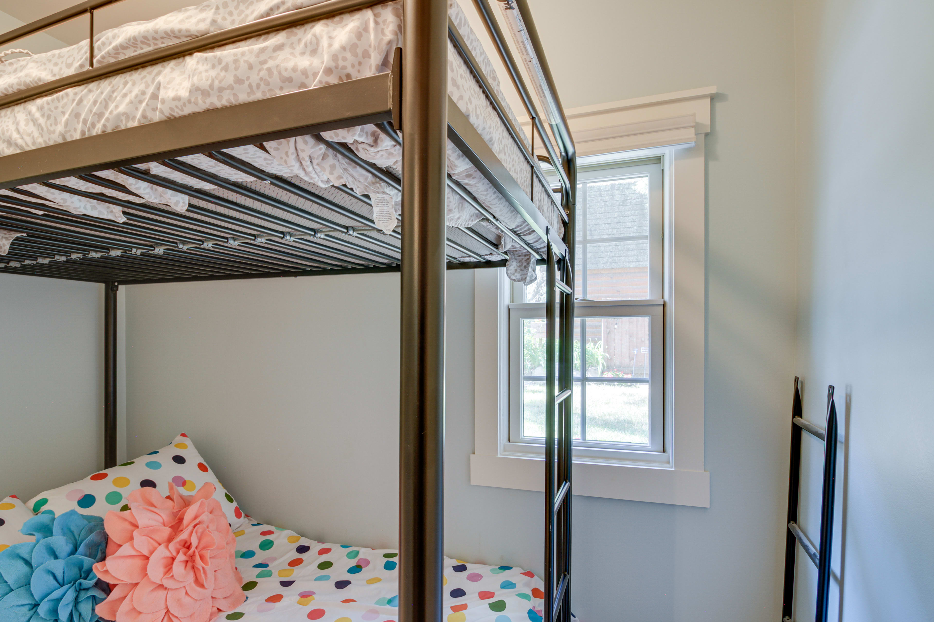 Bonus Room | Full/Twin Bunk Bed | Suitable for Children