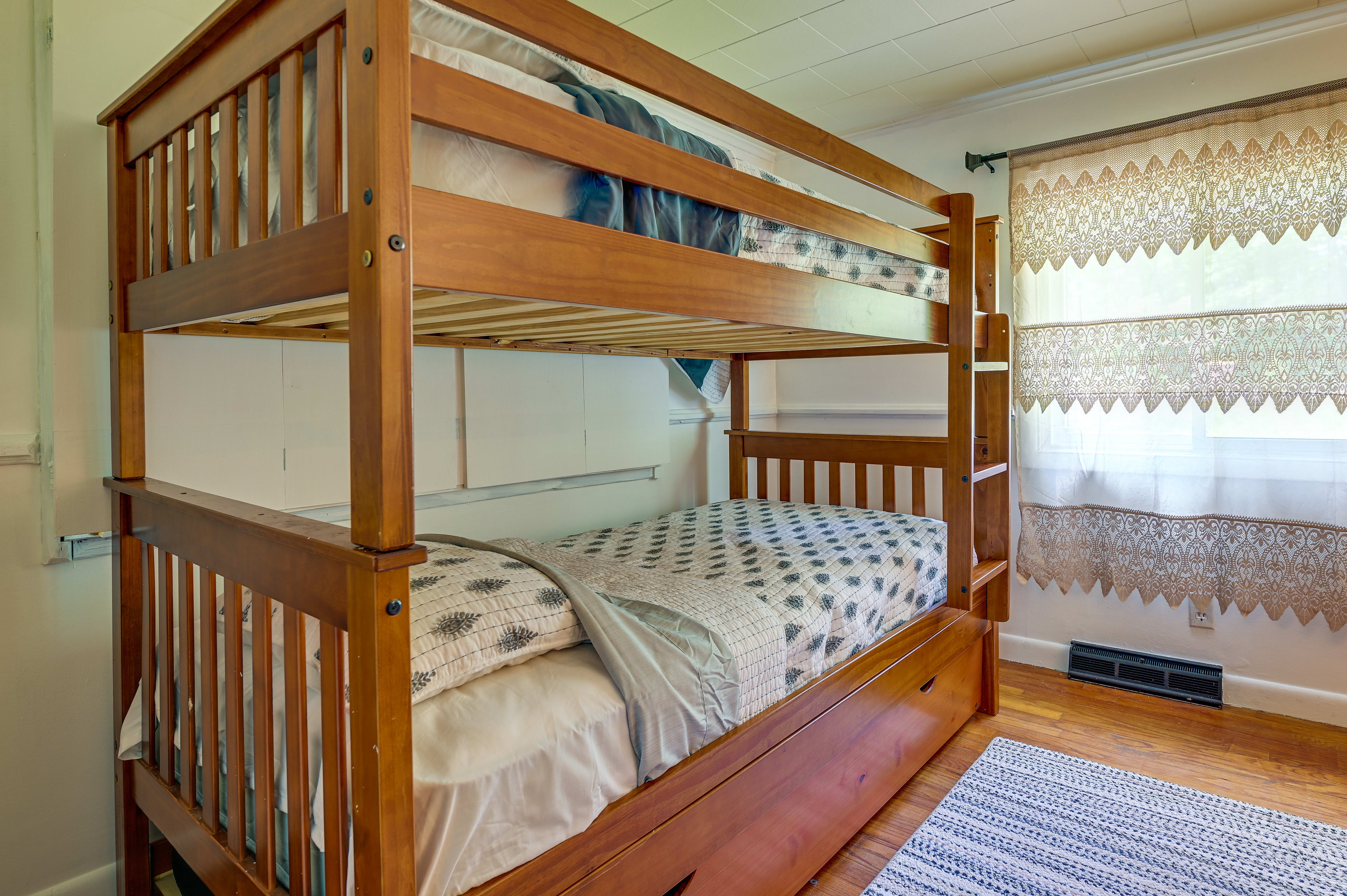 Bedroom 2 | Twin Bunk Bed w/ Twin Trundle