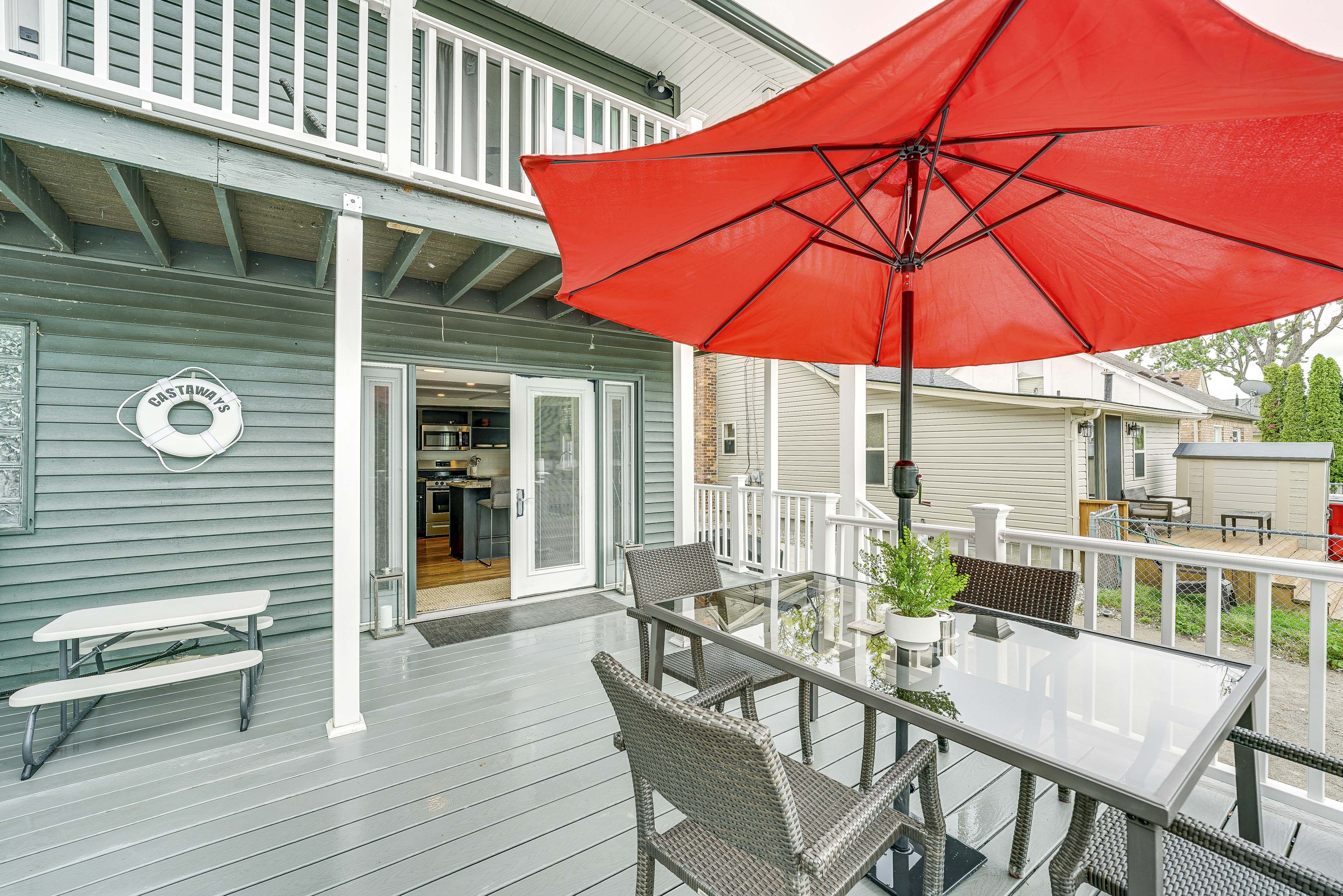 Deck | Dining Area