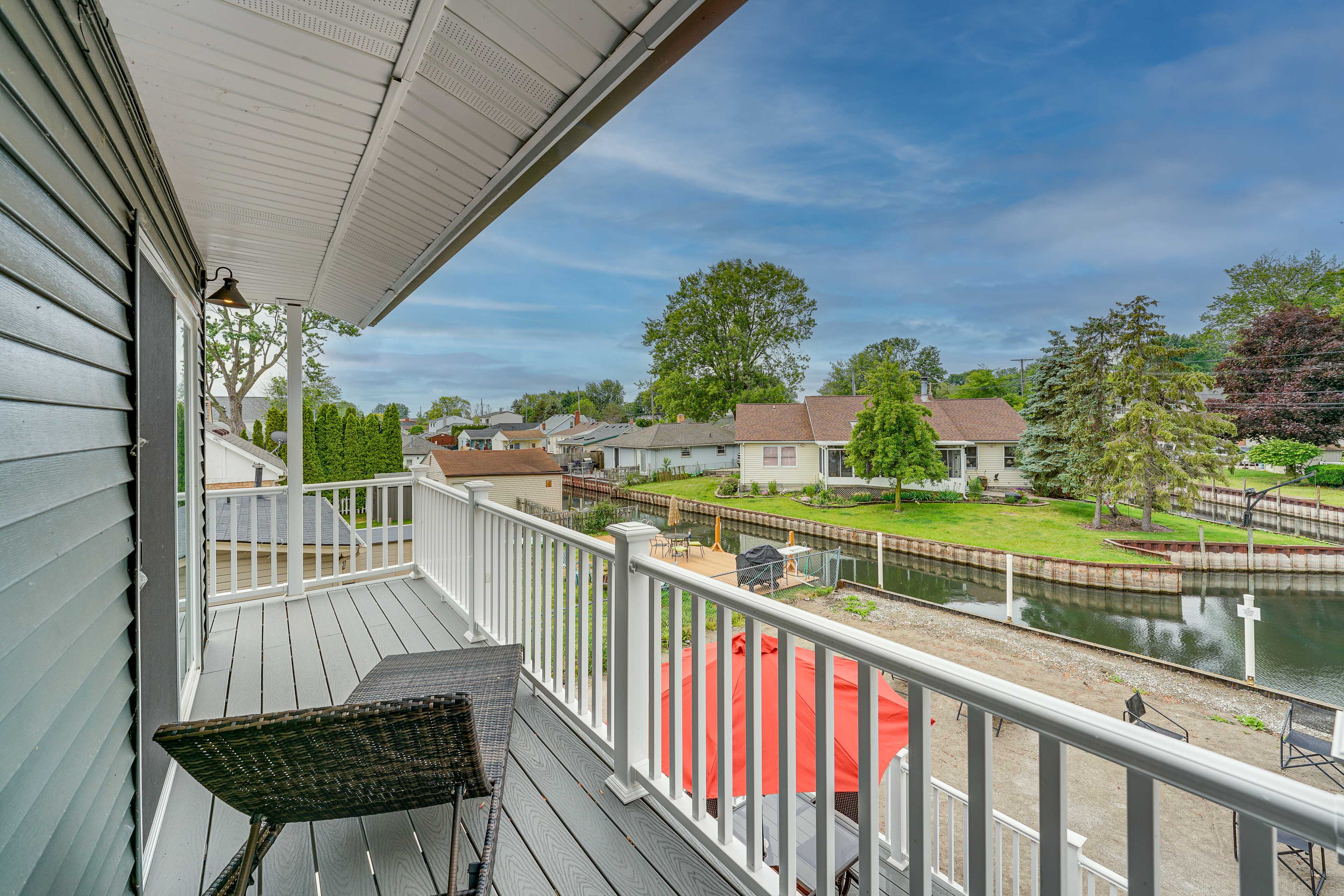 Balcony | Canal Views