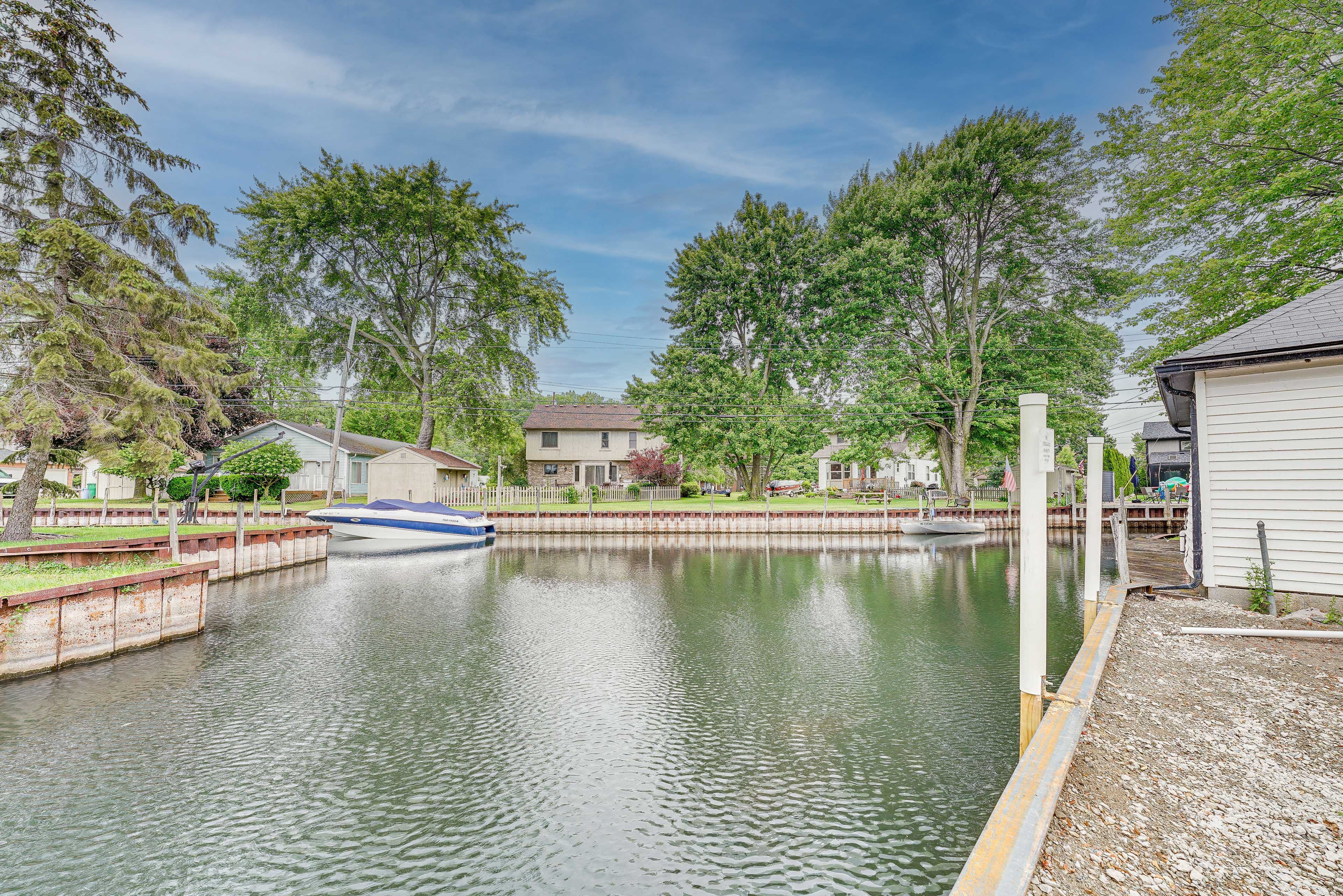 Canal On-Site | Access to L'anse Creuse Bay