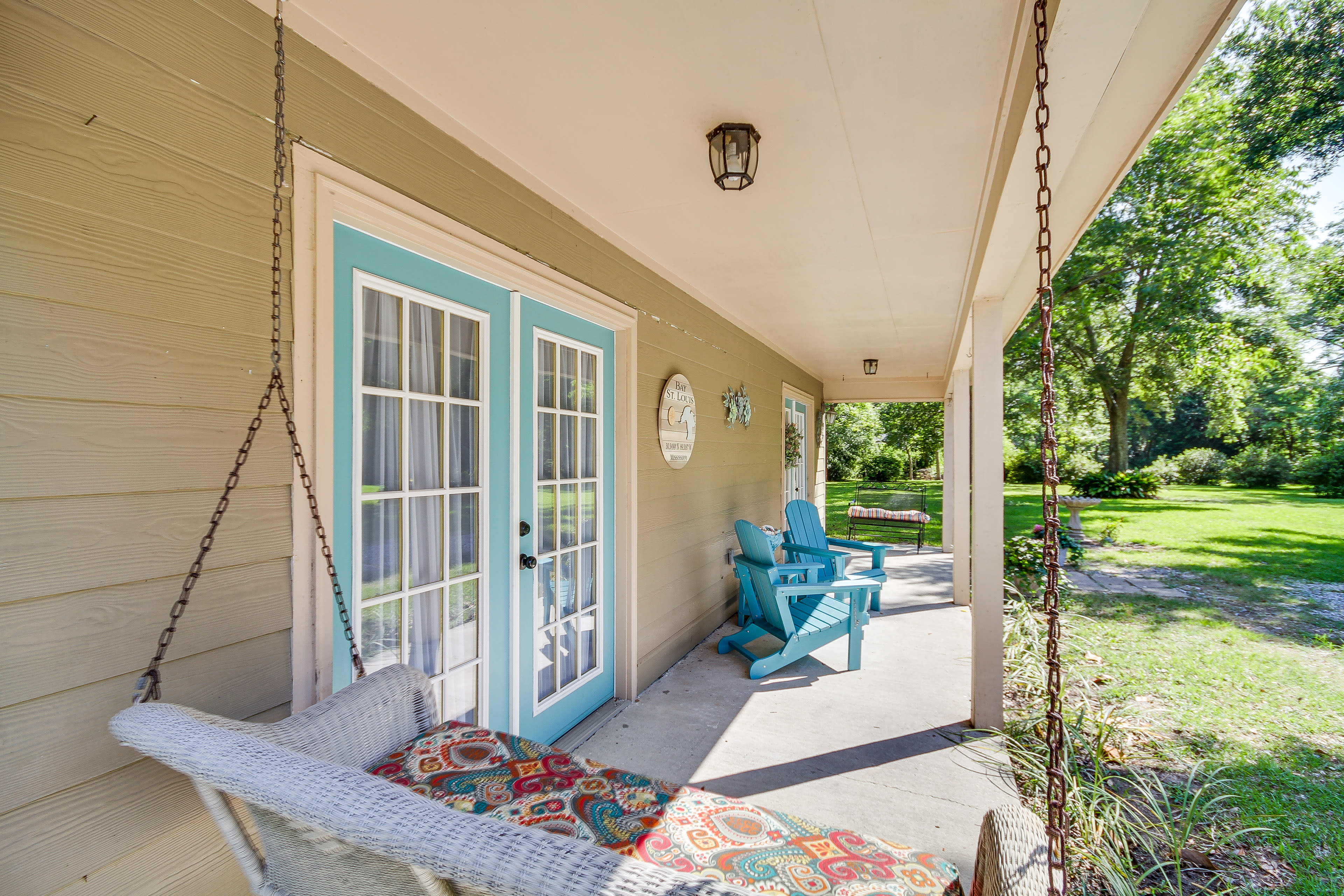 Front Porch | Outdoor Seating