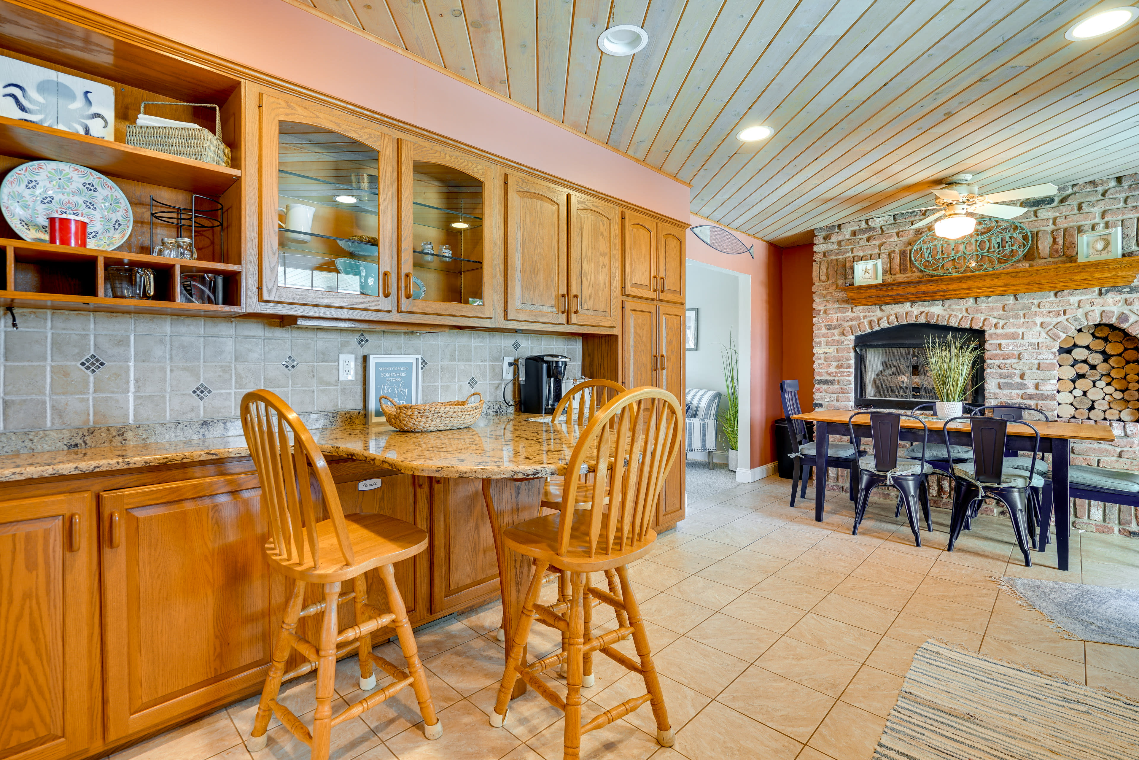 Dining Area | Dishware/Flatware Provided