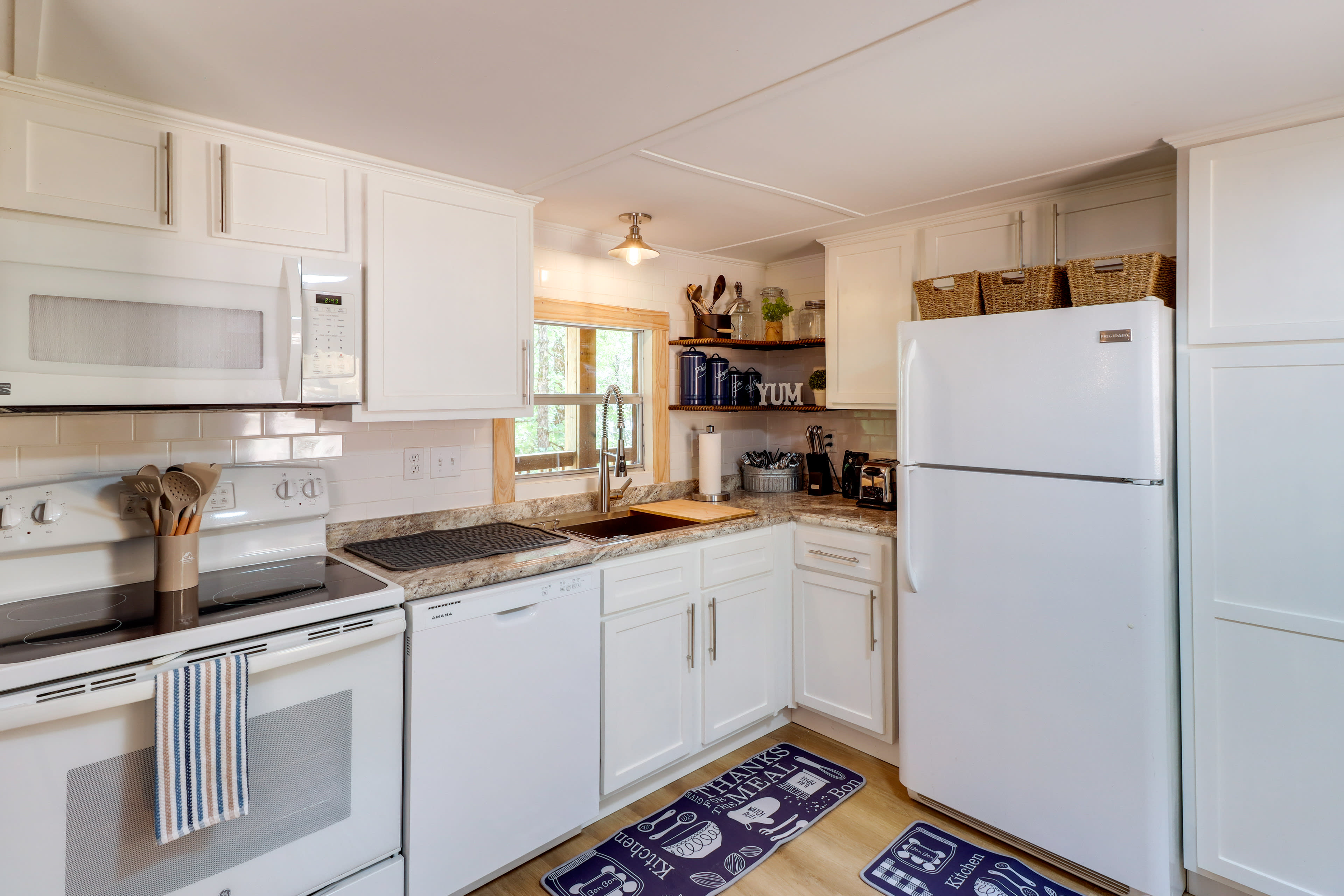 Kitchen | Coffee Maker | Toaster | Complimentary Spices