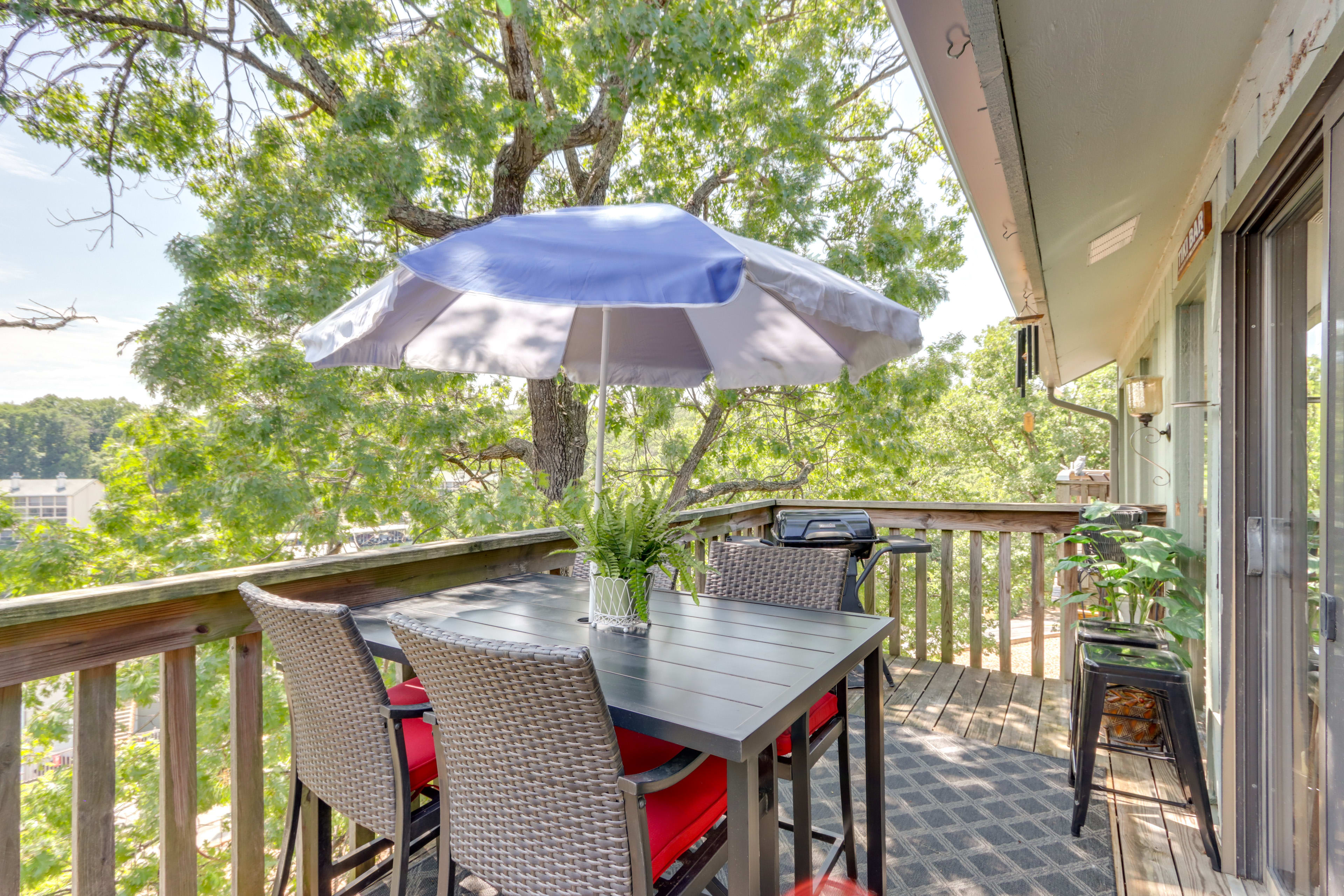 Private Patio | Outdoor Dining Area | Gas Grill