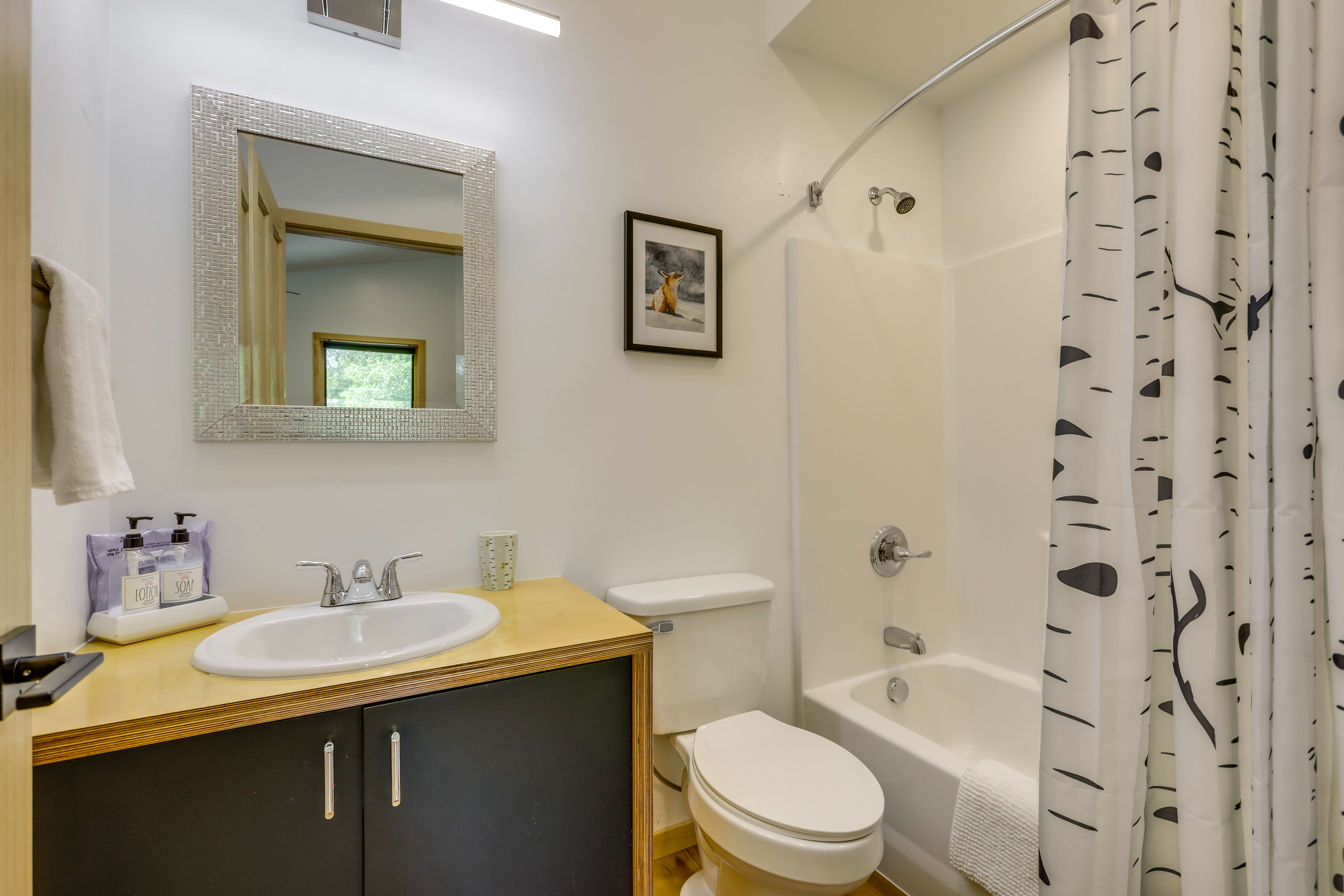 En-Suite Bathroom | Towels Provided | Hair Dryers