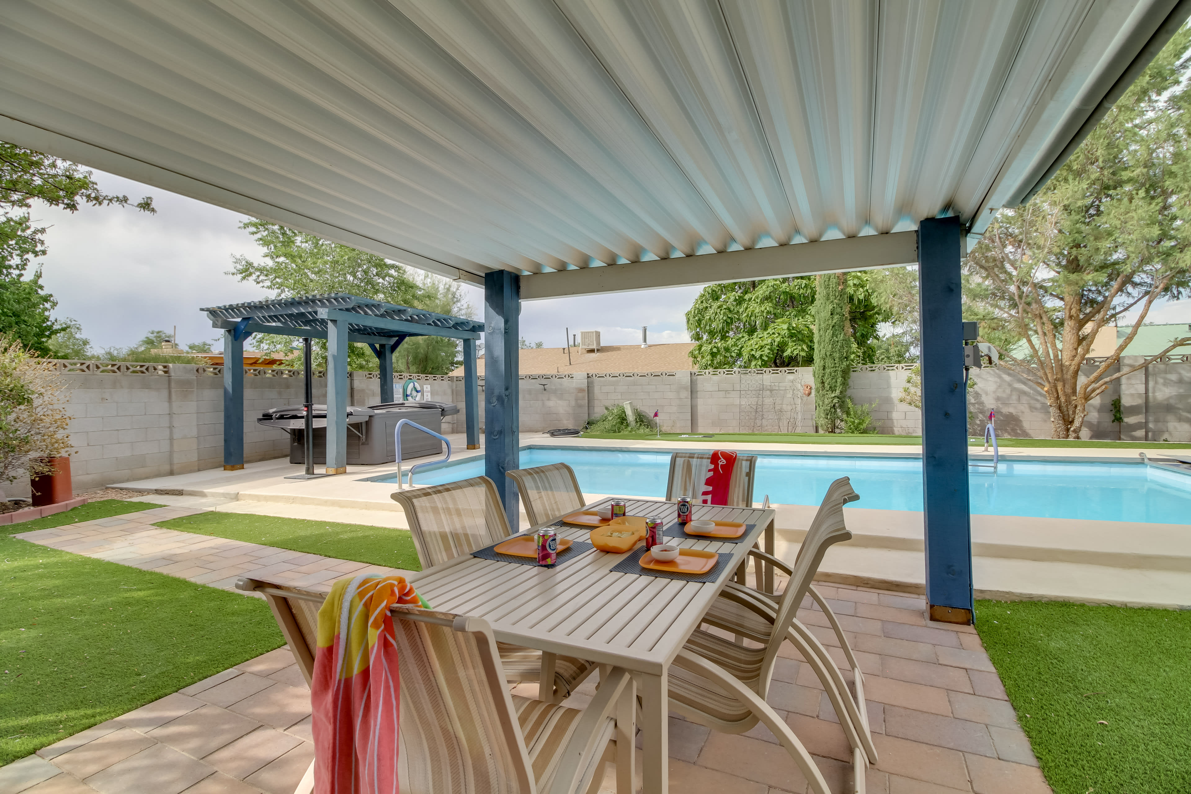 Patio | Outdoor Dining Area