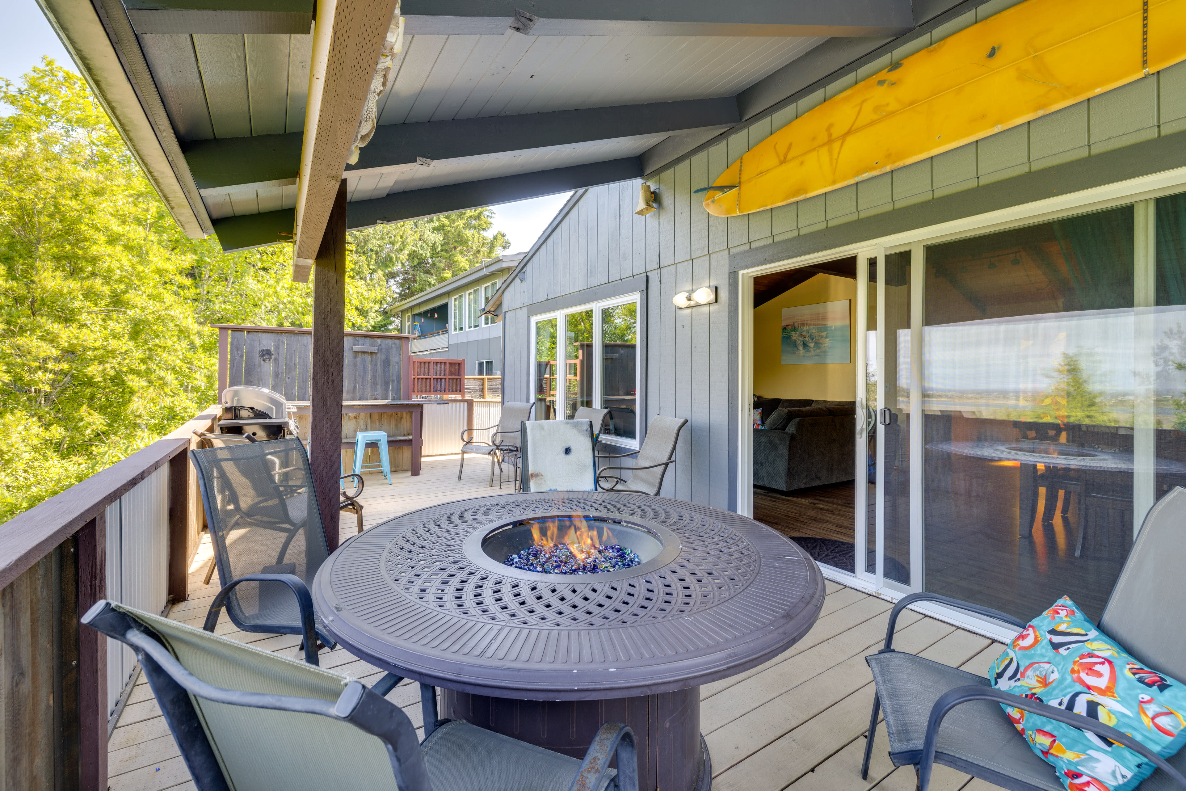 Covered Deck | Fire Table | Gas Grill